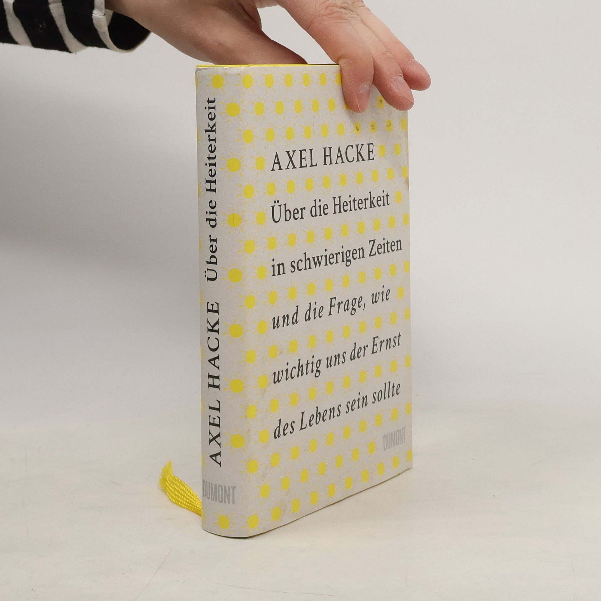 Axel Hacke Über die Heiterkeit in schwierigen Zeiten und die Frage, wie wichtig uns der Ernst des Lebens sein sollte