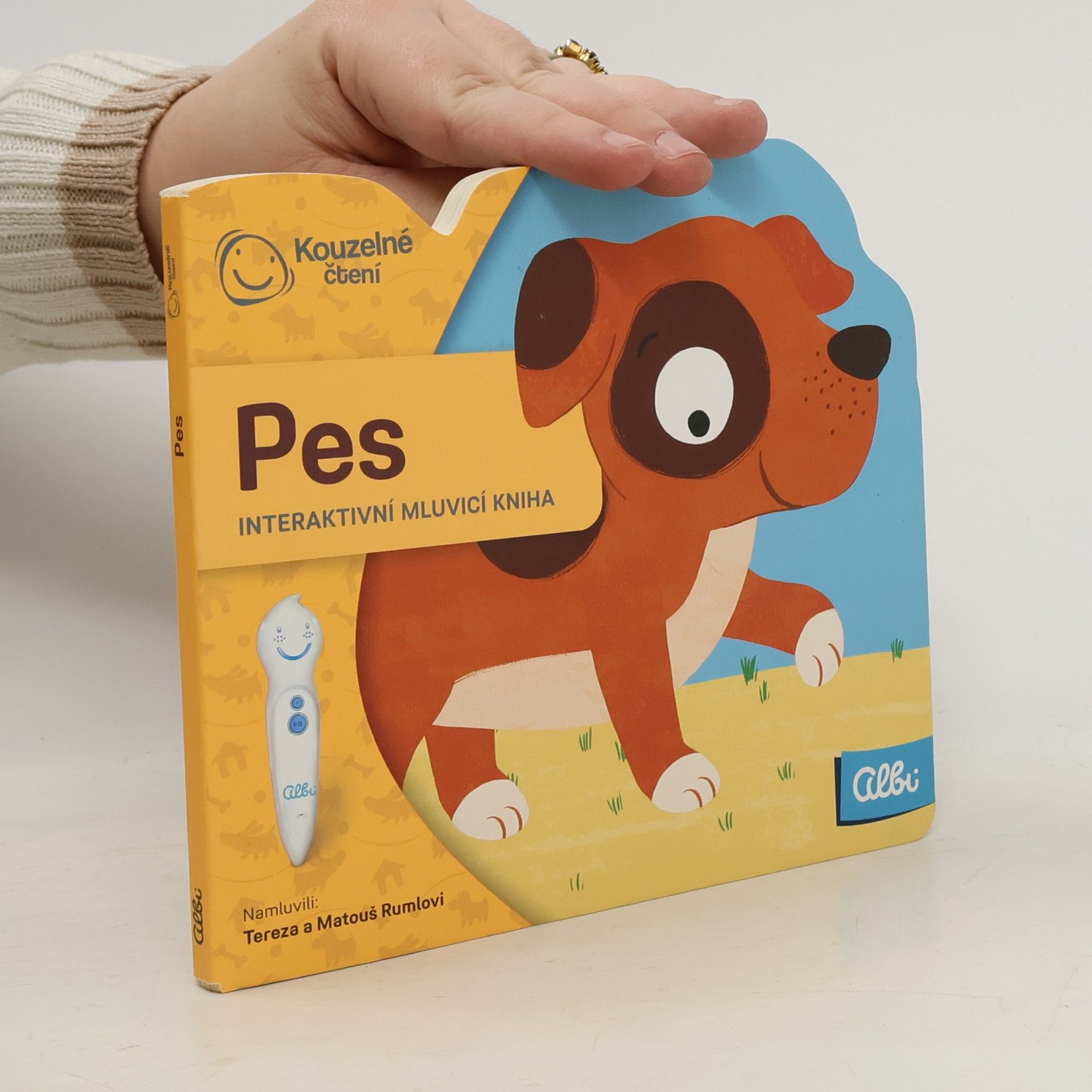 Lucie Krystlíková Pes : interaktivní mluvicí kniha