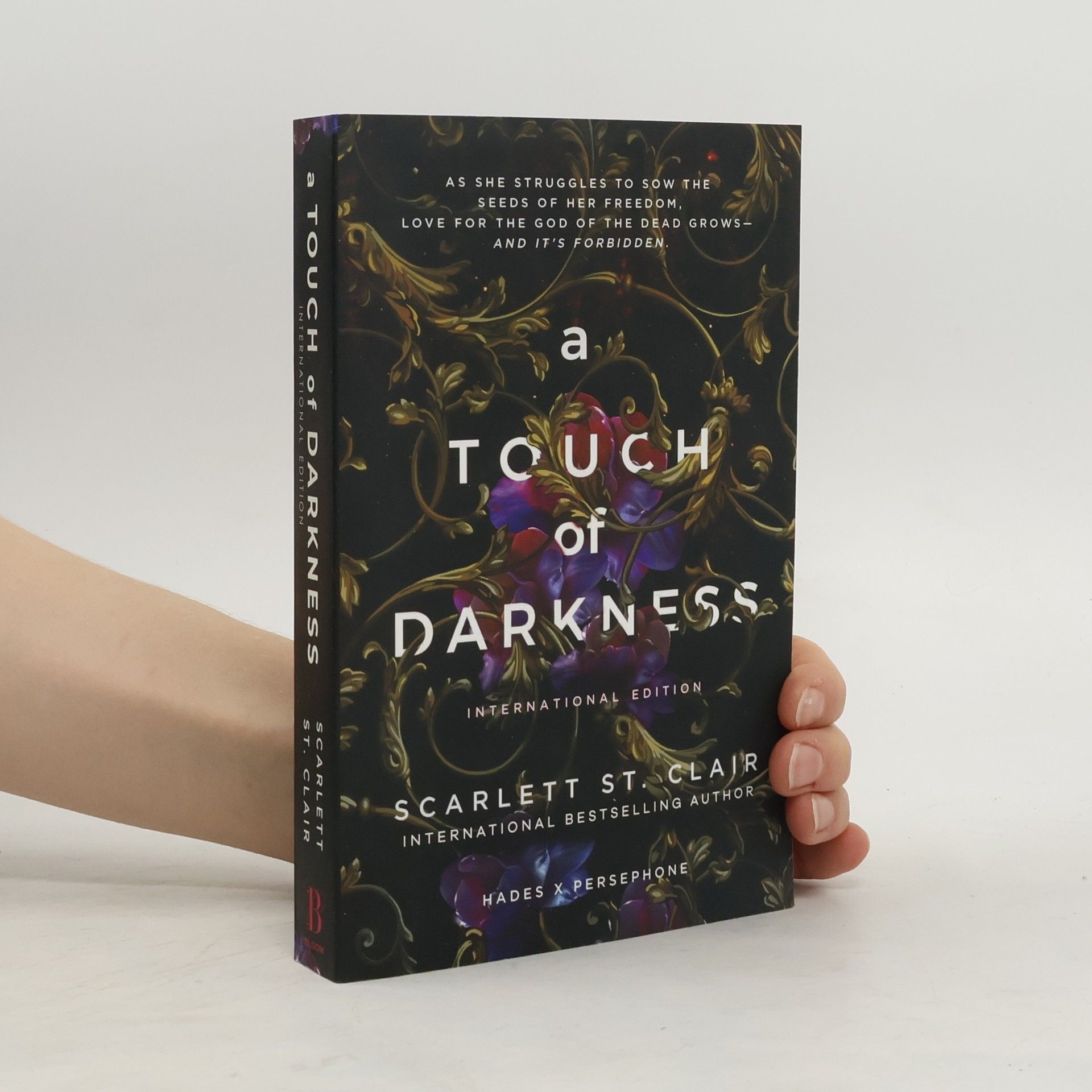 Scarlett St. Clair A Touch of Darkness