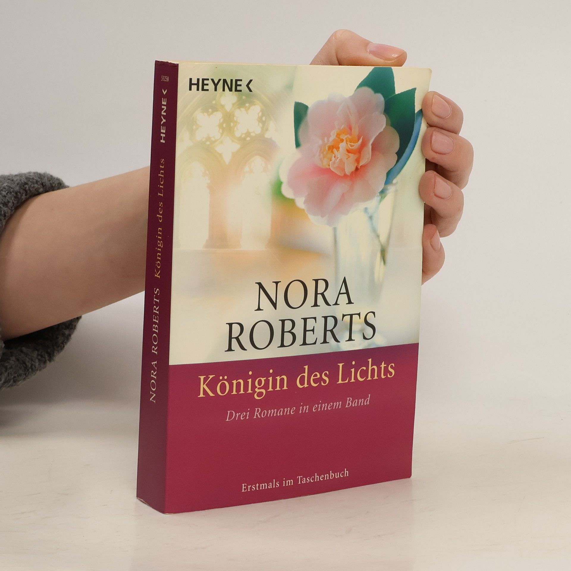 Nora Roberts Königin des Lichts : drei Romane in einem Band
