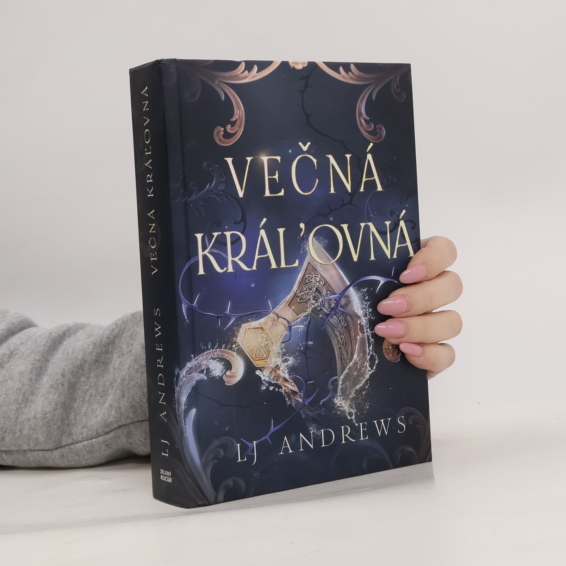 Lj Andrews Věčná královná