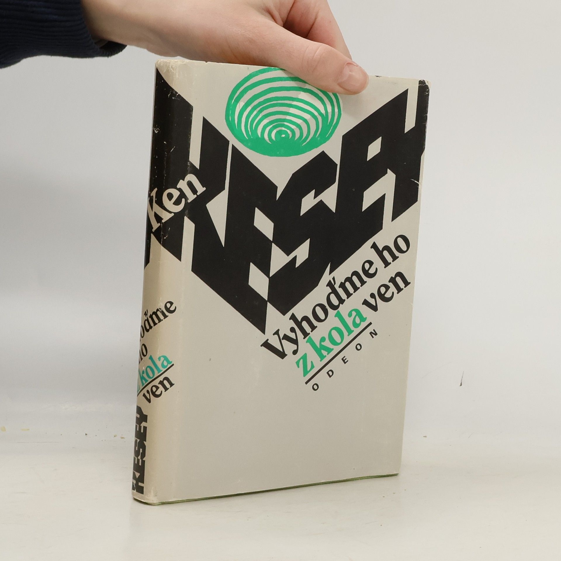 Vyhoďme ho z kola ven