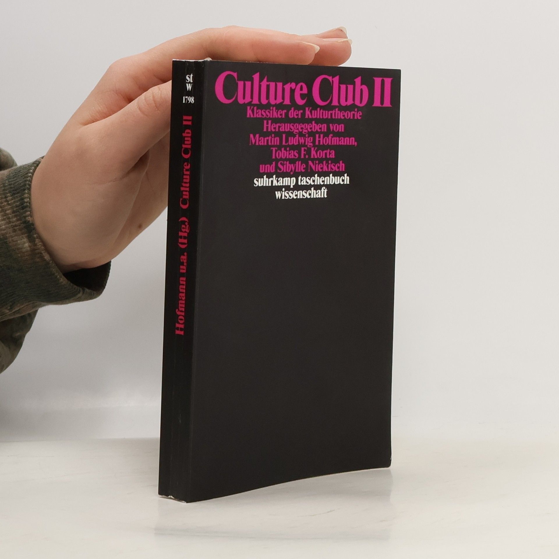 Tobias F. Korta Culture Club II