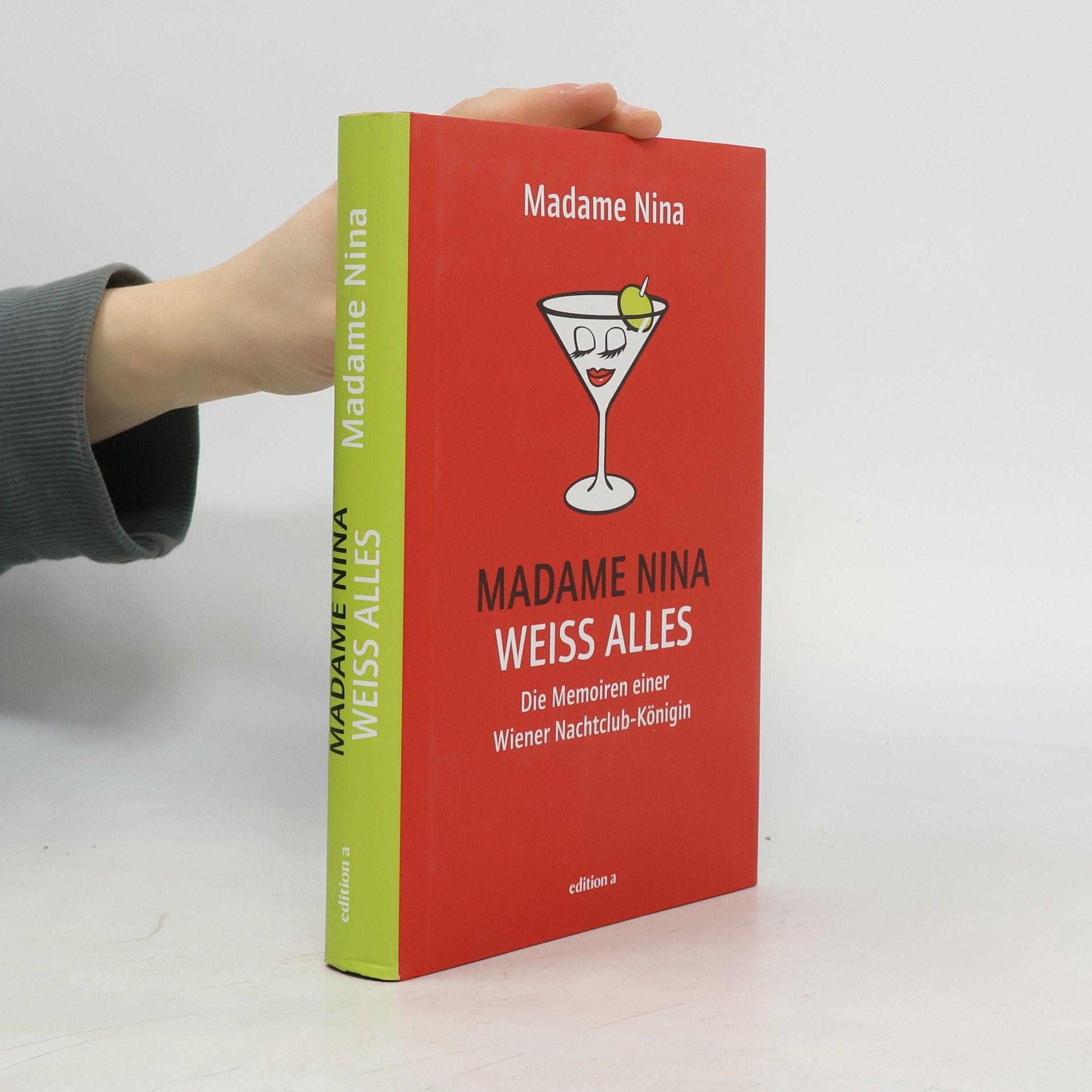 Madame Nina weiß alles