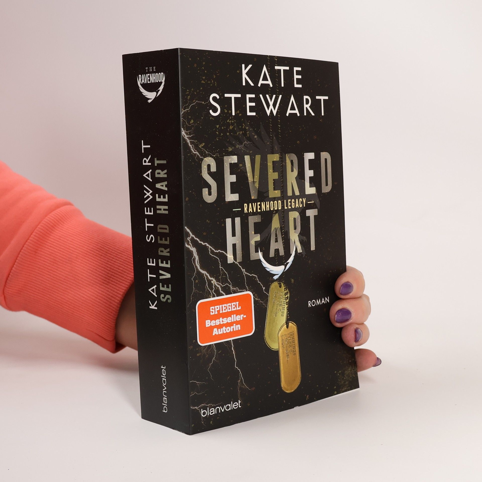 Kate Stewart The Ravenhood: Severed Heart