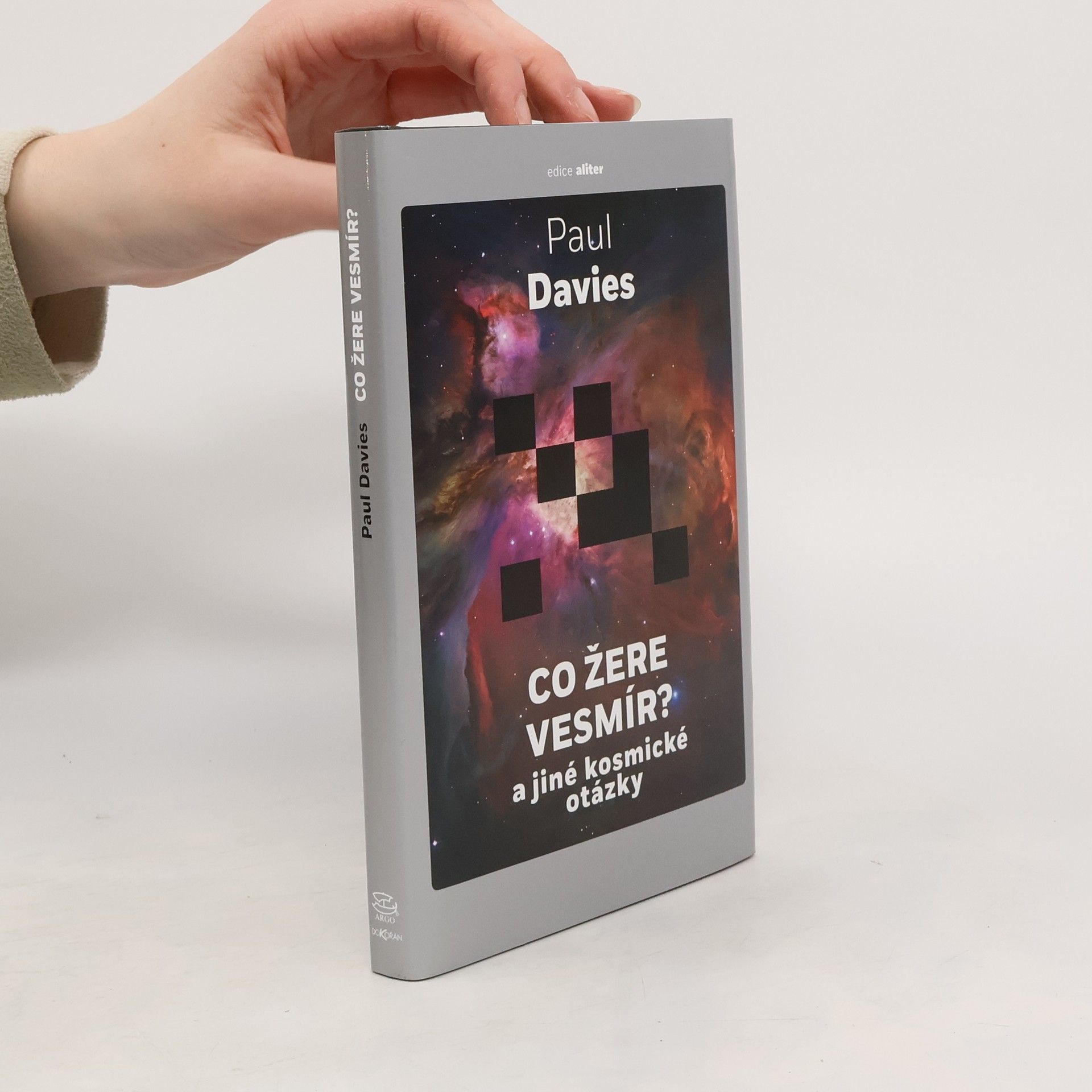 P. C. W. Davies Co žere vesmír?