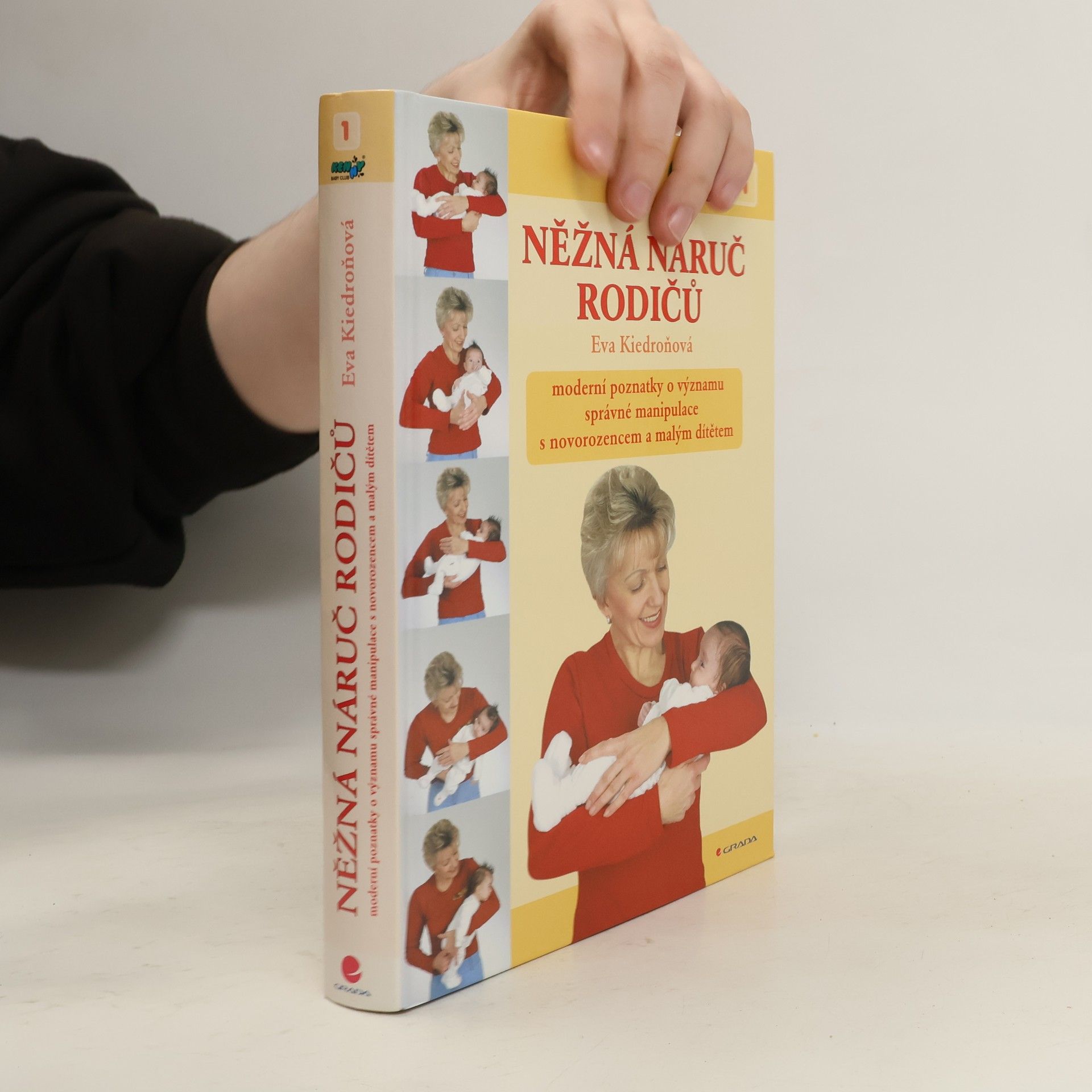 Eva Kiedroňová Něžná náruč rodičů