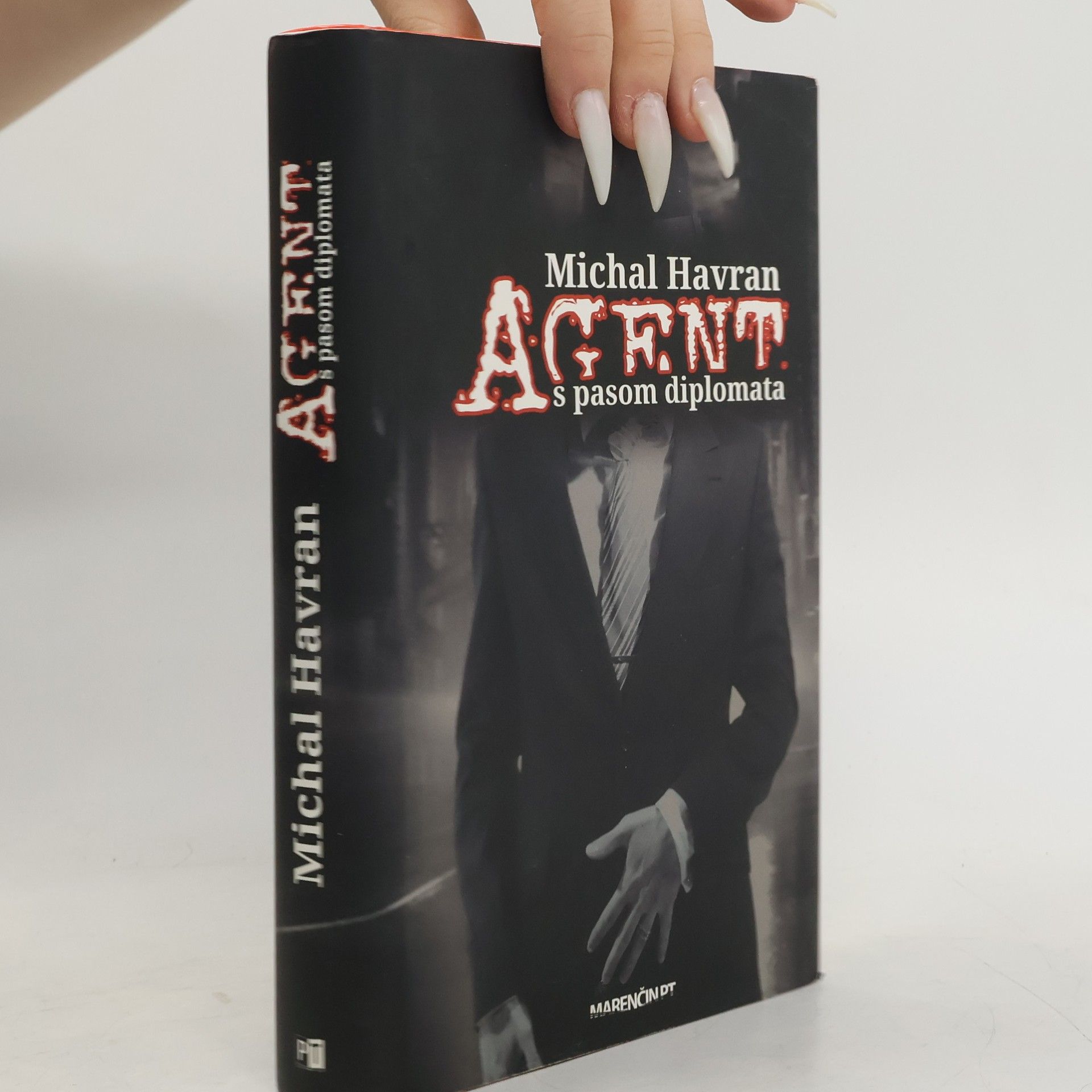 Agent s pasom diplomata