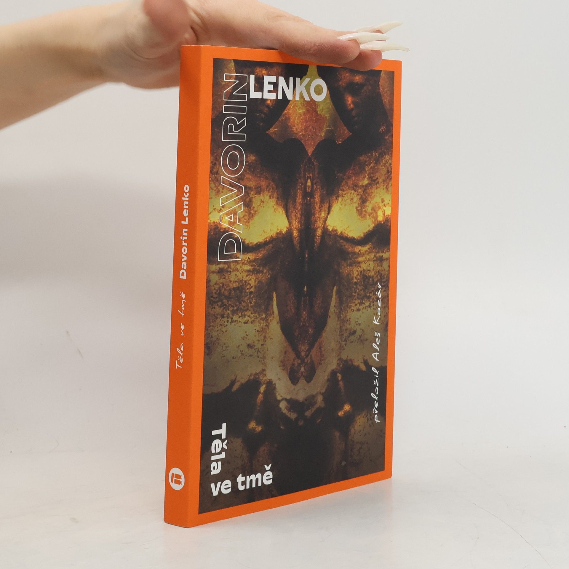 Davorin Lenko Těla ve tmě