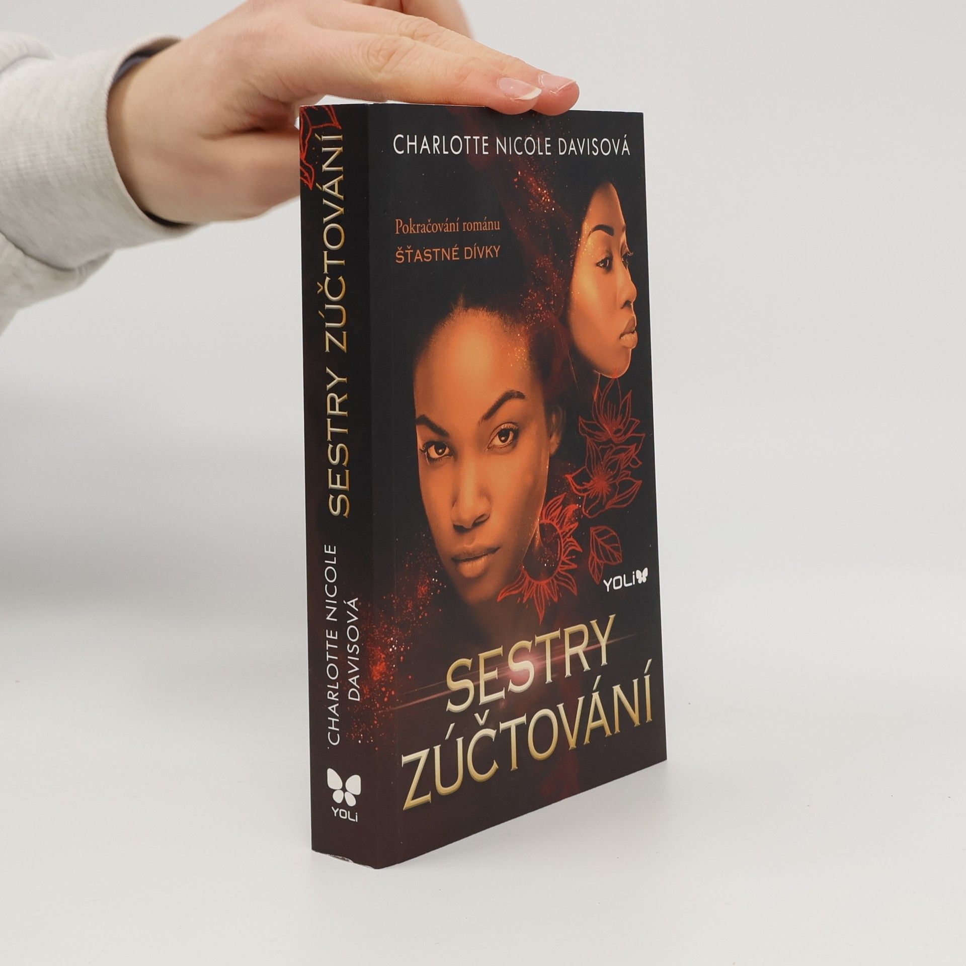 Charlotte Nicole Davis Sestry zúčtování