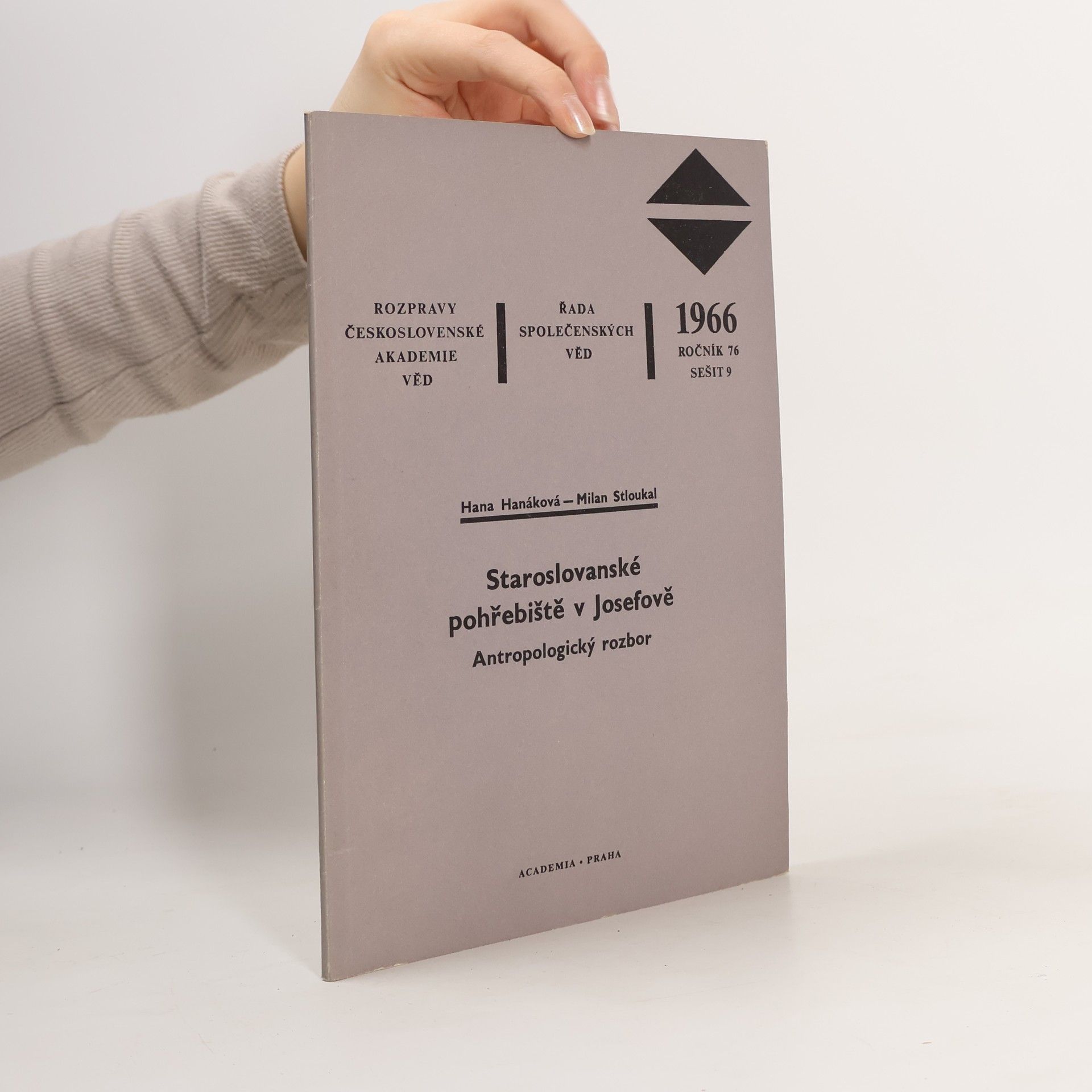 Hana Hanáková Staroslovanské pohřeviště v Josefově