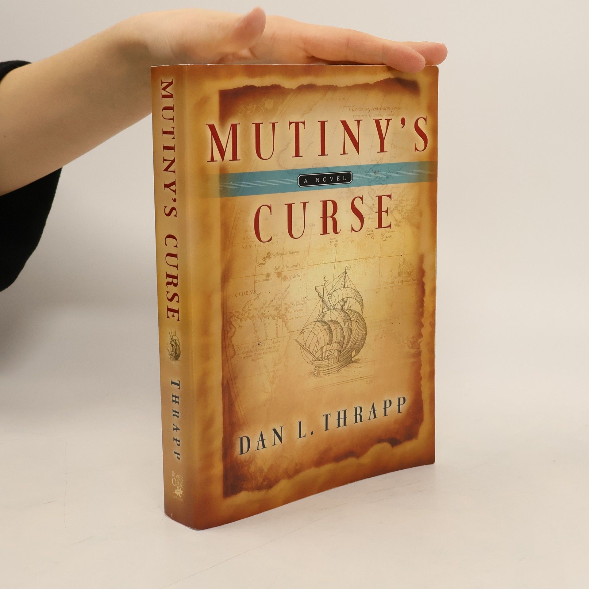 Dan L. Thrapp Mutiny's Curse