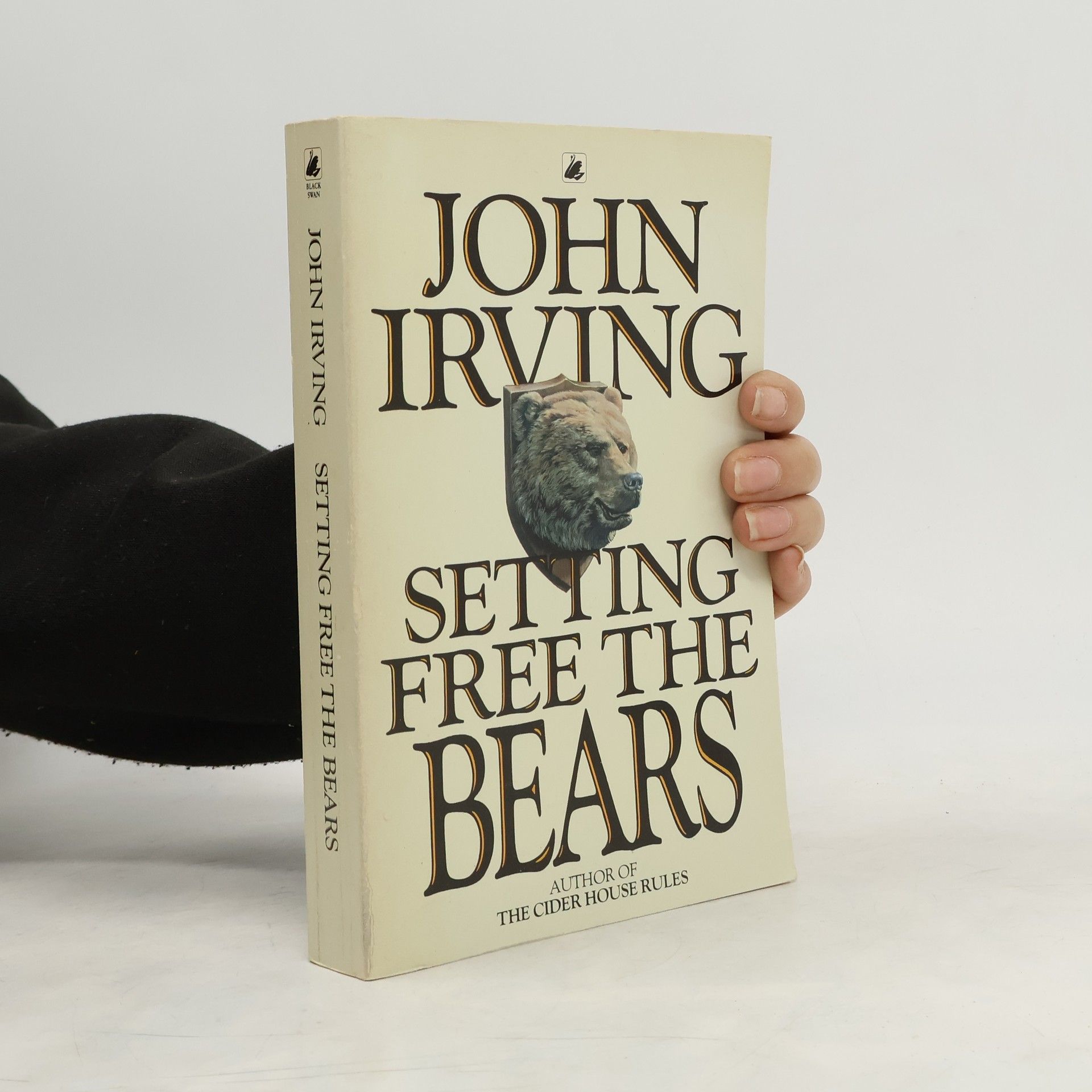 John Irving Setting free the bears