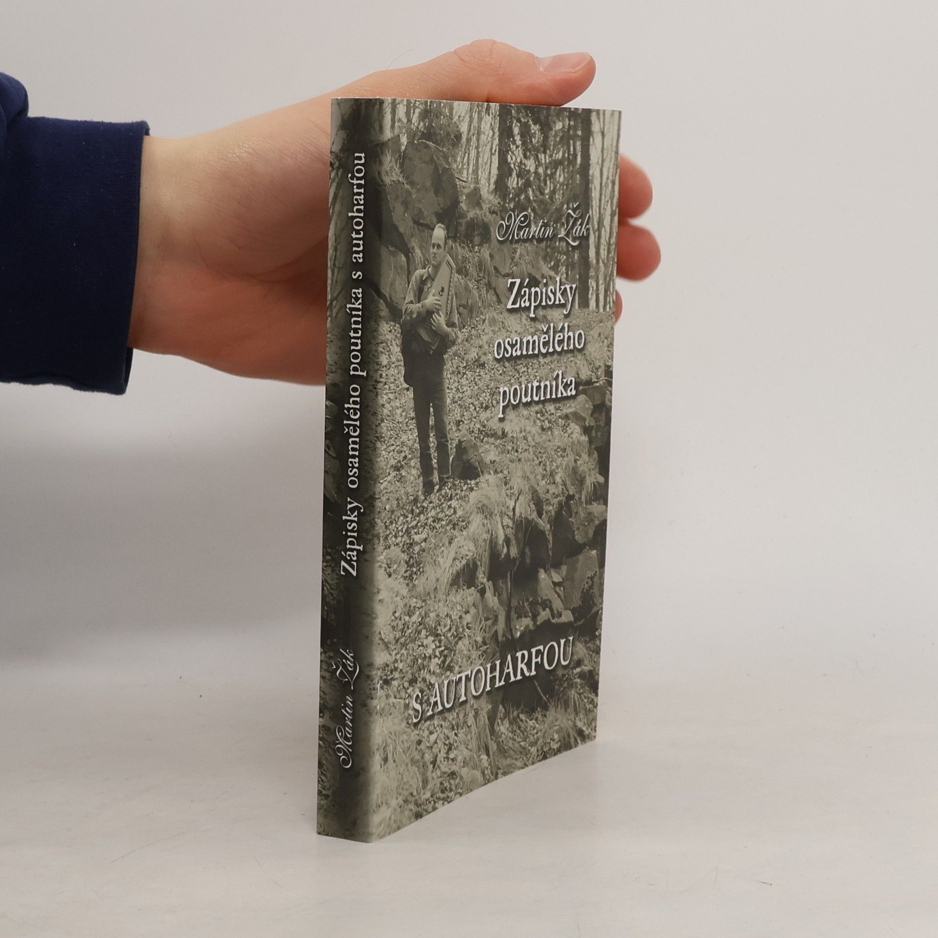 Zápisky osamělého poutníka s autoharfou