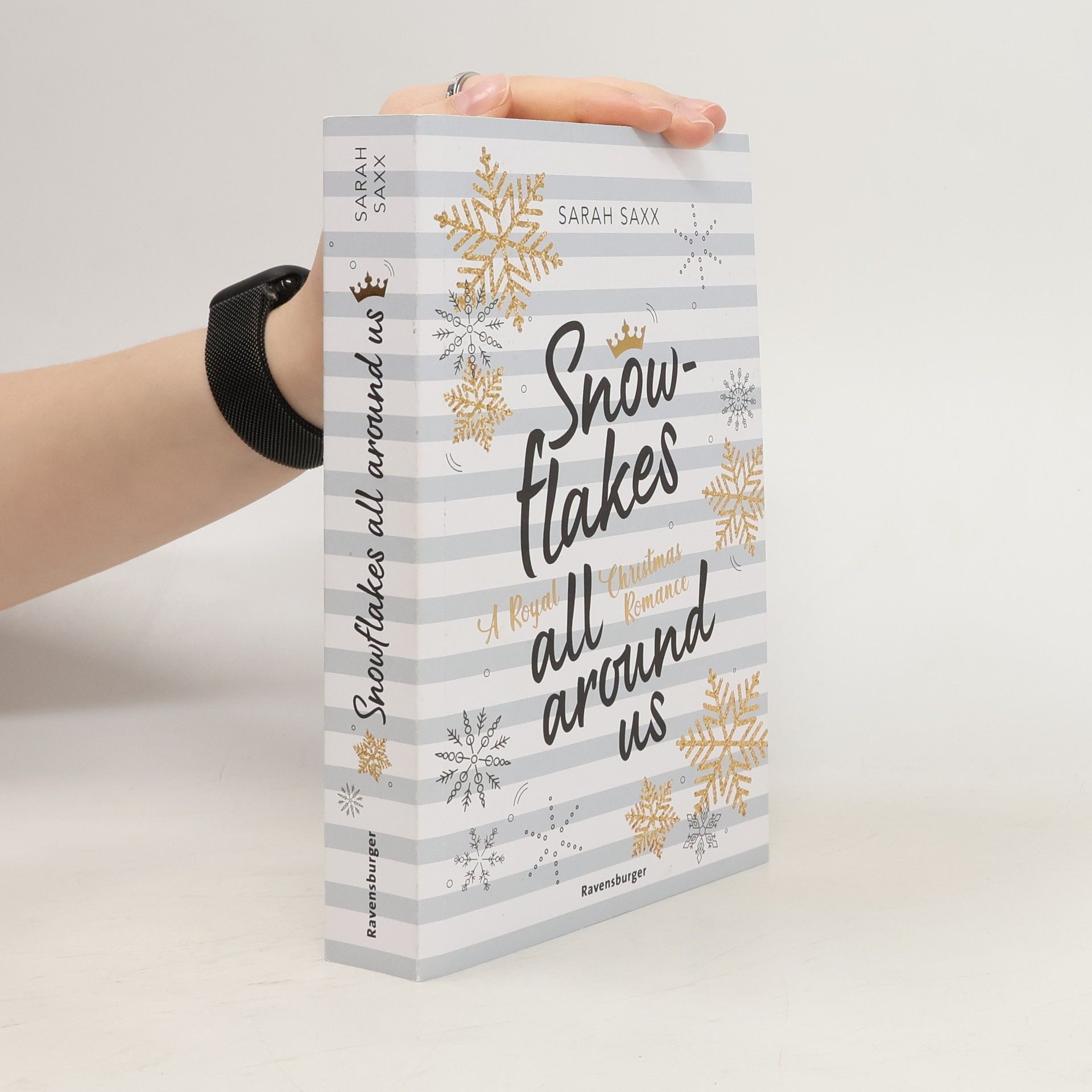 Sarah Saxx Snowflakes all around us