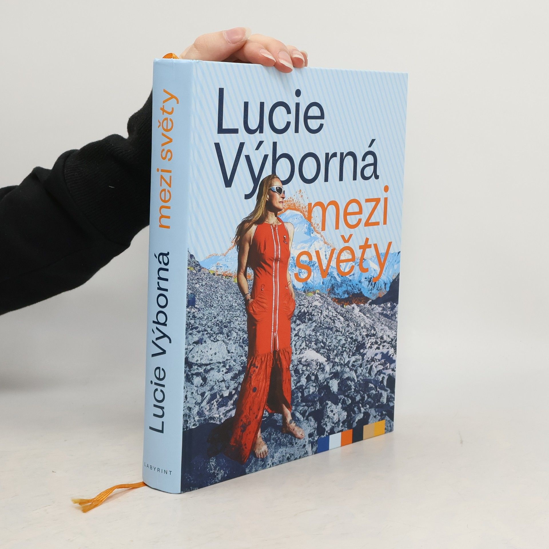 Lucie Výborná Mezi světy