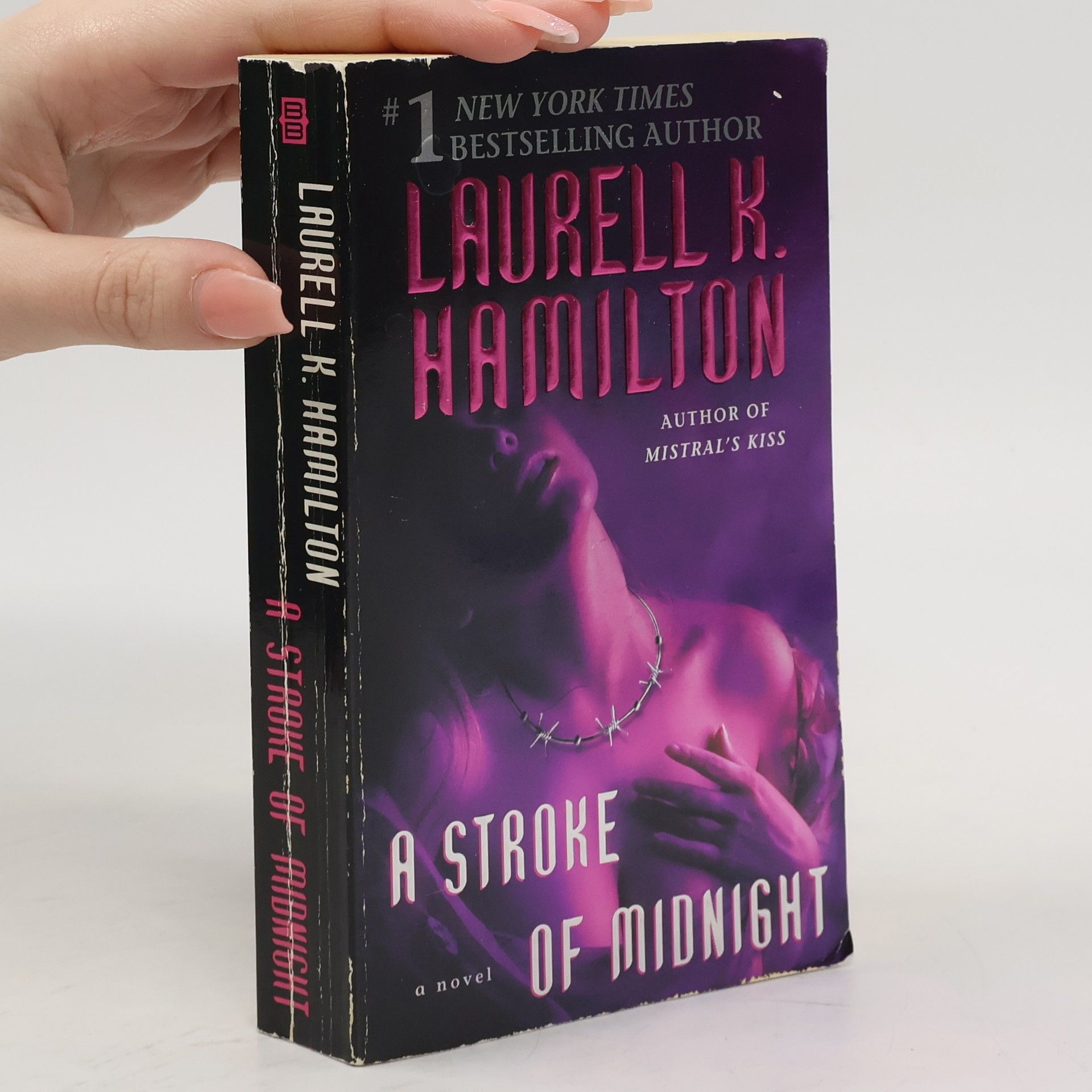 Laurell Kaye Hamilton A Stroke of Midnight