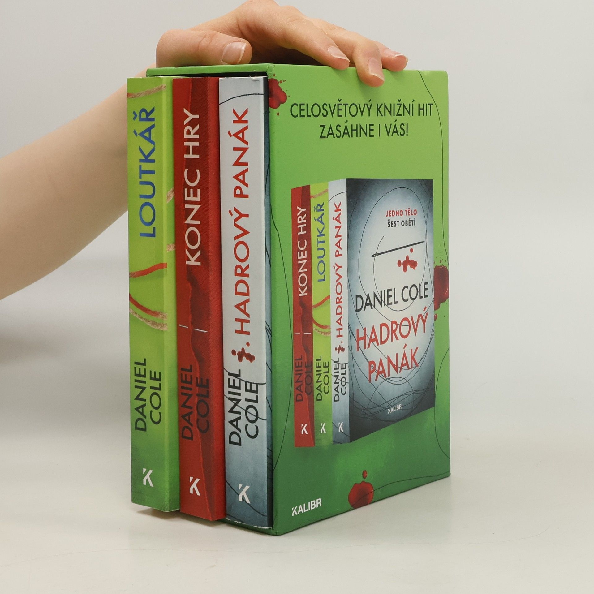 Daniel Cole 3 x Daniel Cole. Hadrový panák. Loutkář. Konec hry.