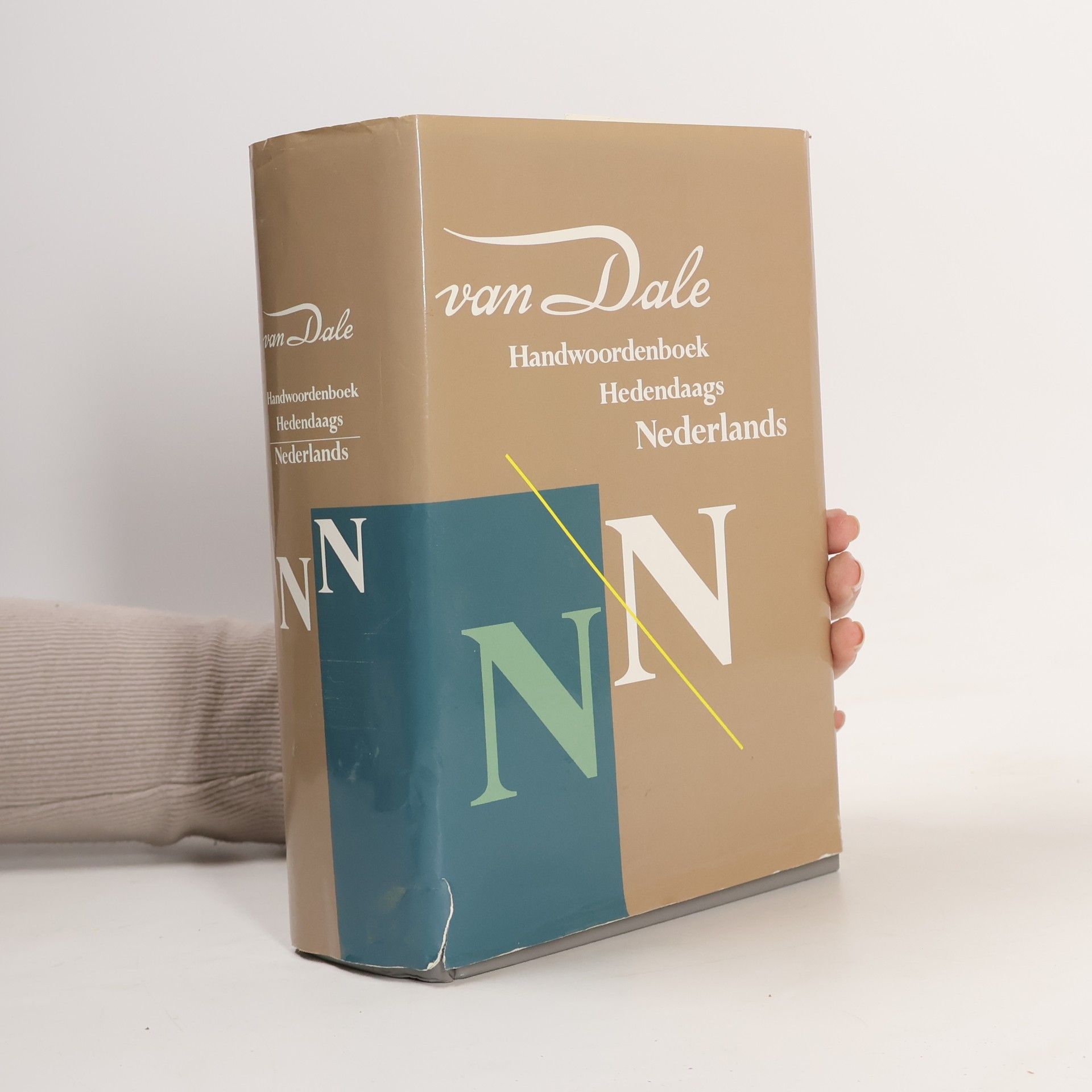 P. G. J. van Sterkenburg Handwoordenboek van hedendaags Nederlands