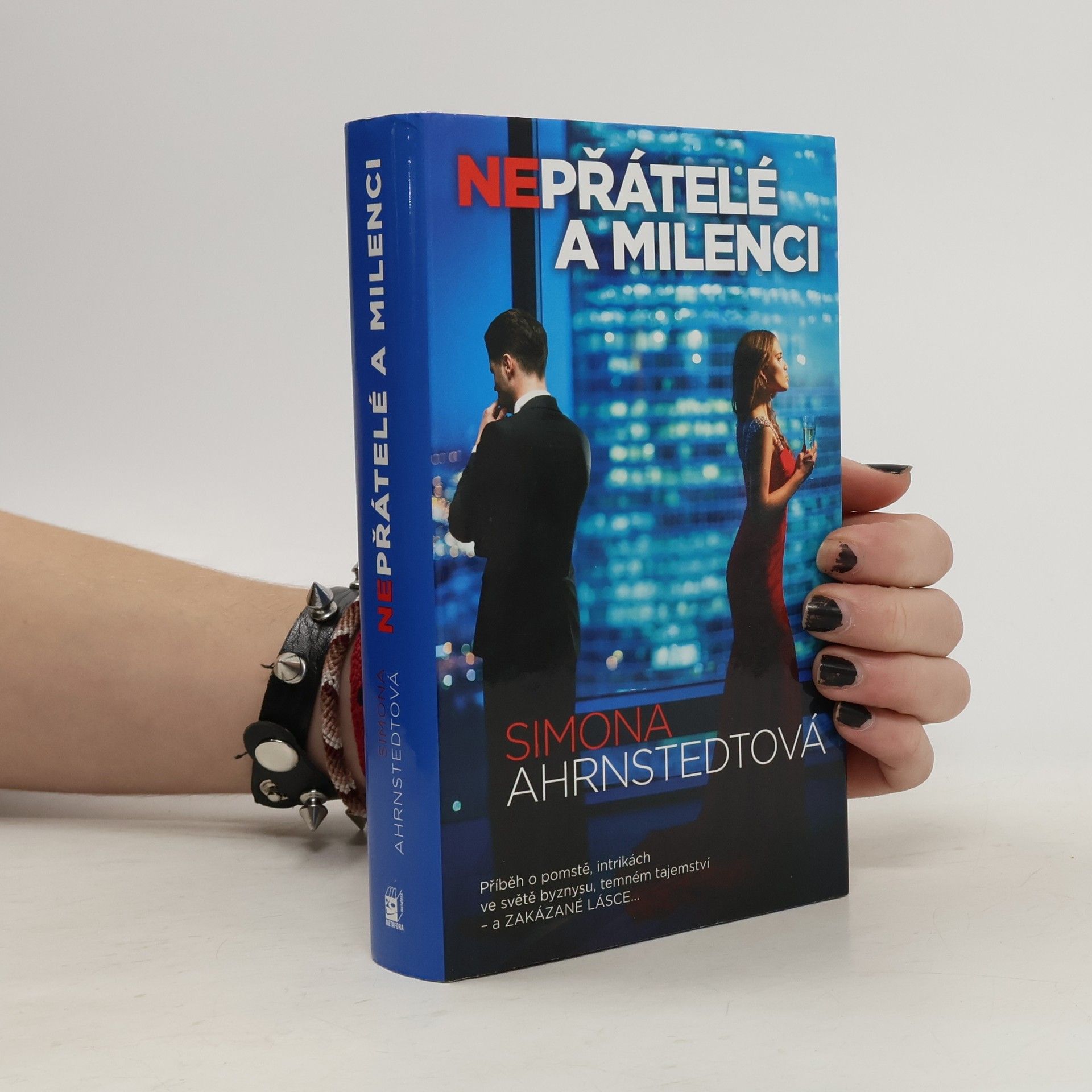 Simona Ahrnstedt Nepřátelé a milenci