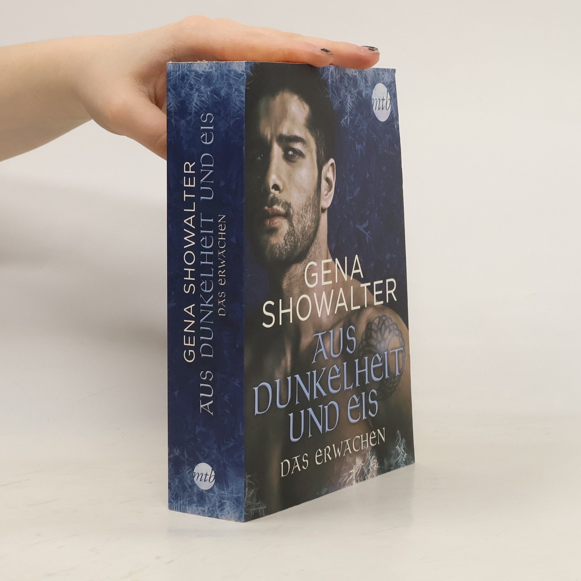 Gena Showalter Aus Dunkelheit und Eis - das Erwachen