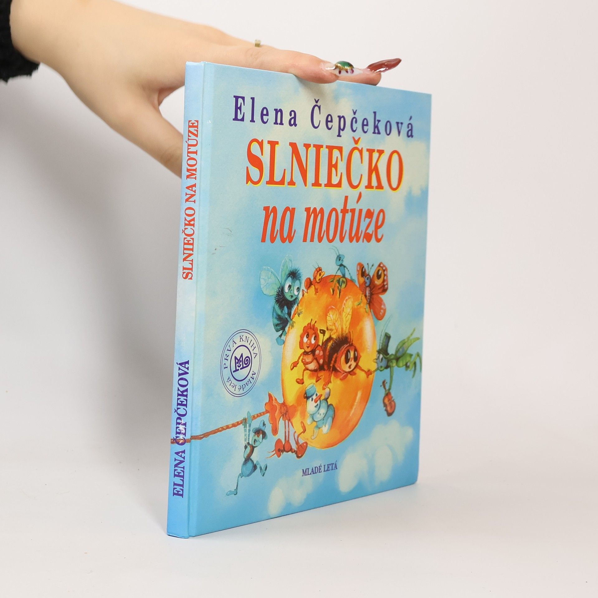 Elena Čepčeková Slniečko na motúze