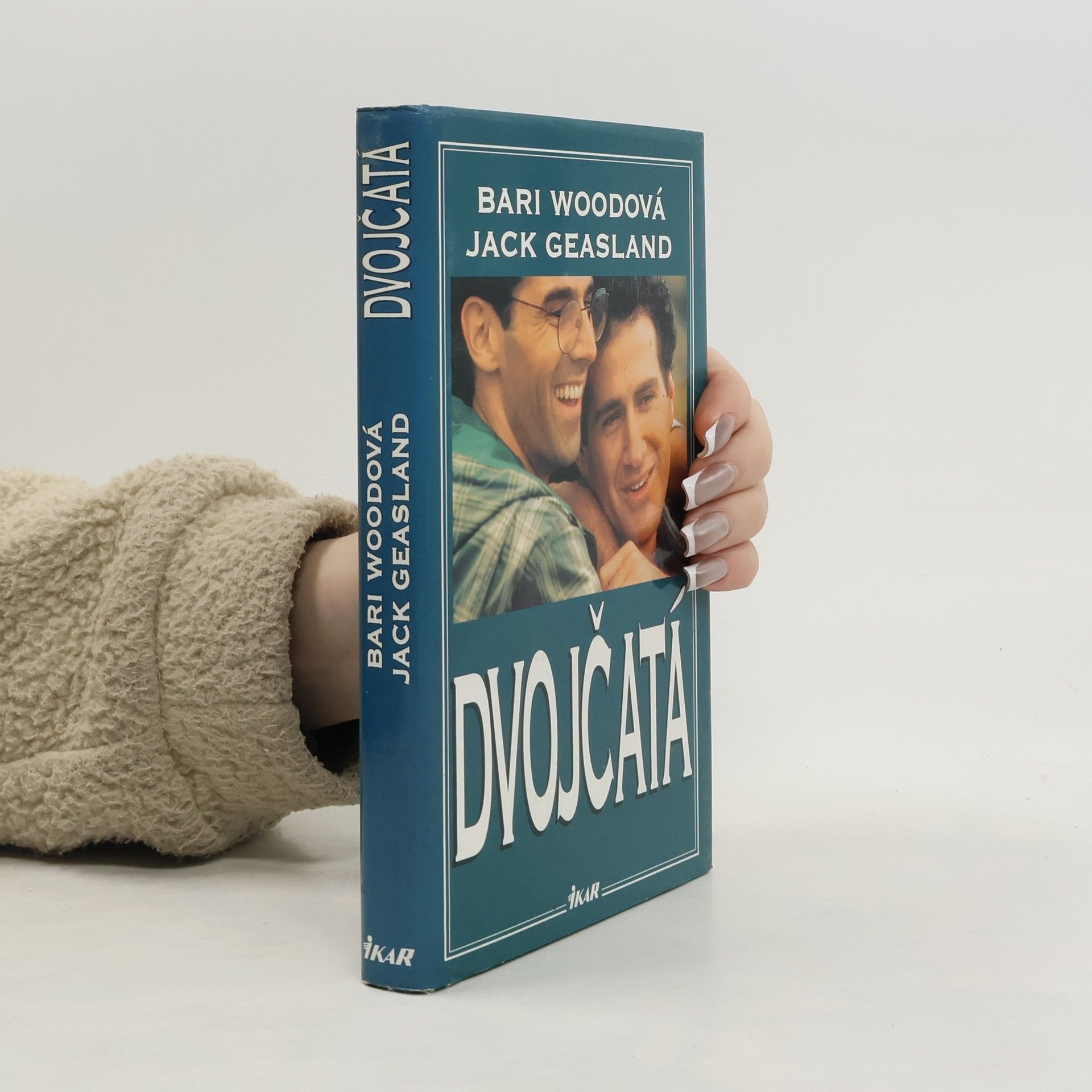 Bari Wood Dvojčatá