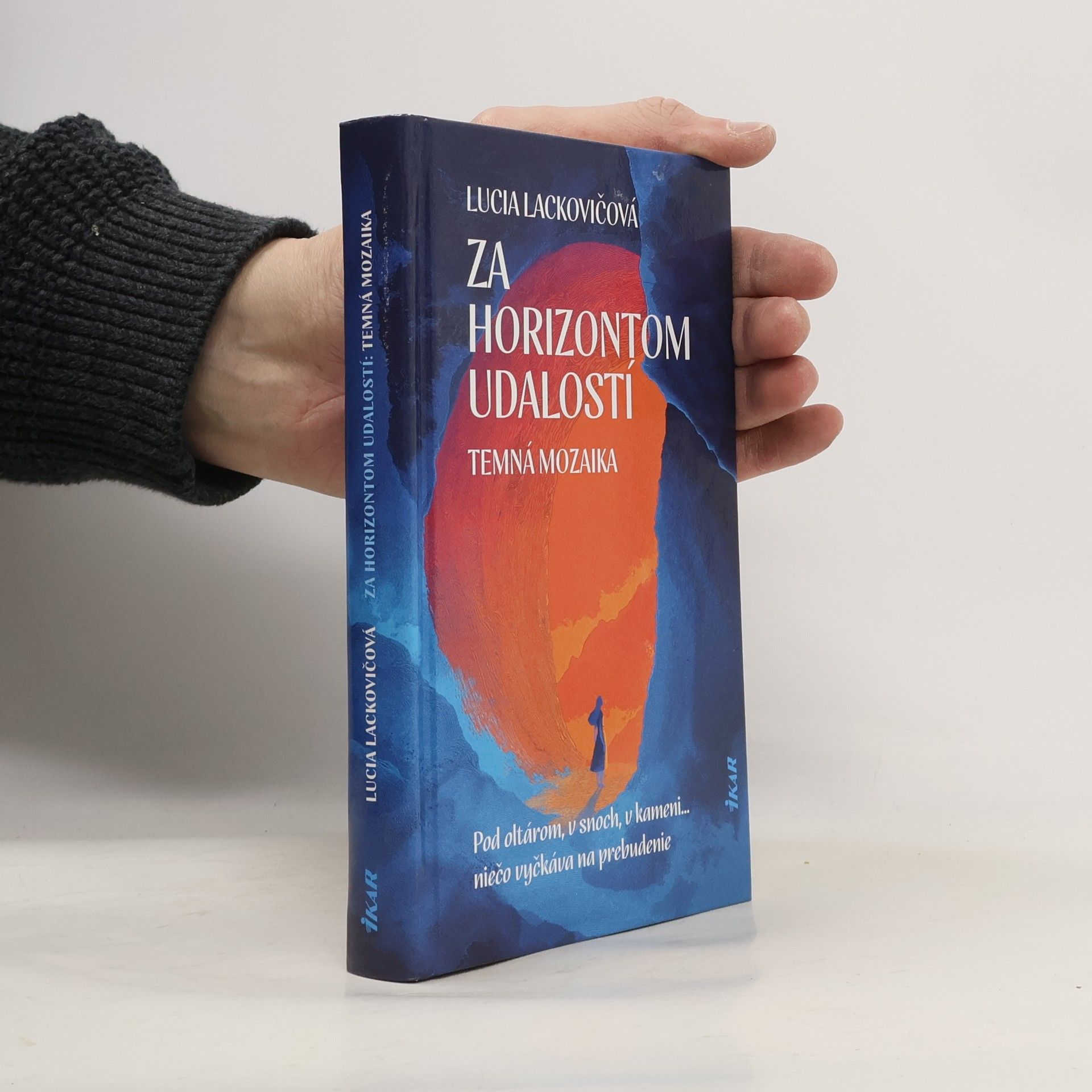 Za horizontom udalostí: Temná mozaika