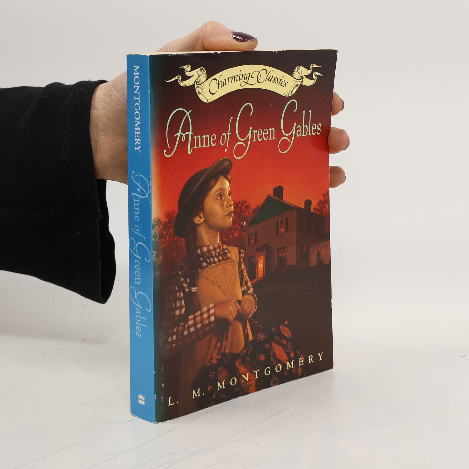 Lucy Maud Montgomery Charming Classics: Anne of Green Gables