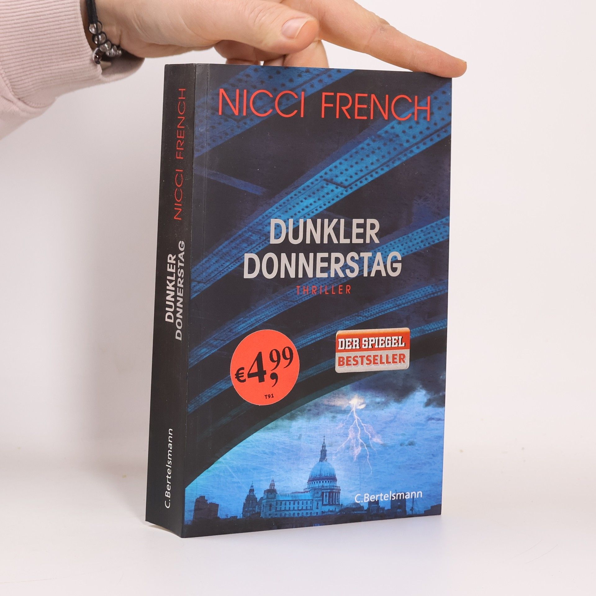 Nicci French Dunkler Donnerstag