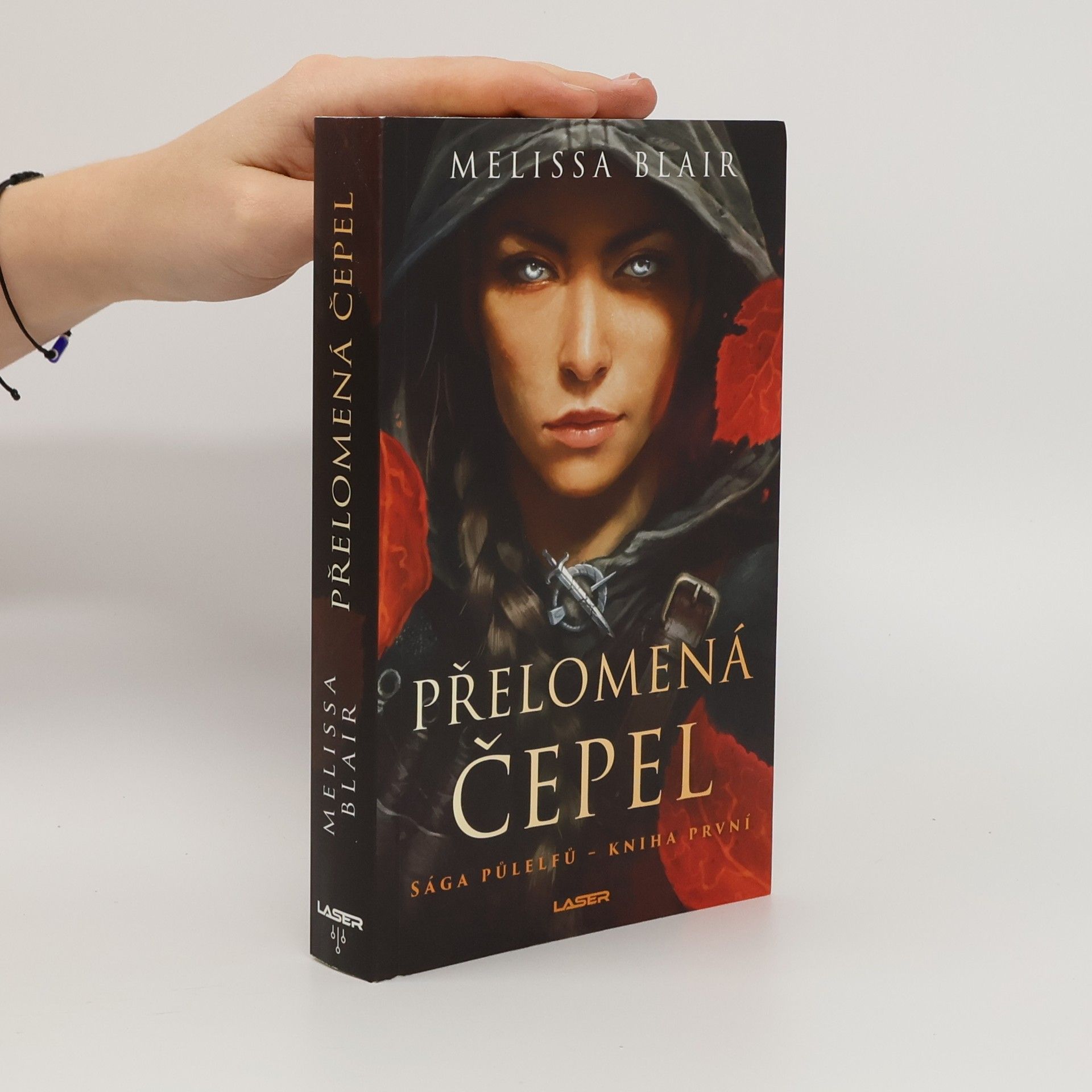 Melissa Blair Sága půlelfů 1. Přelomená čepel