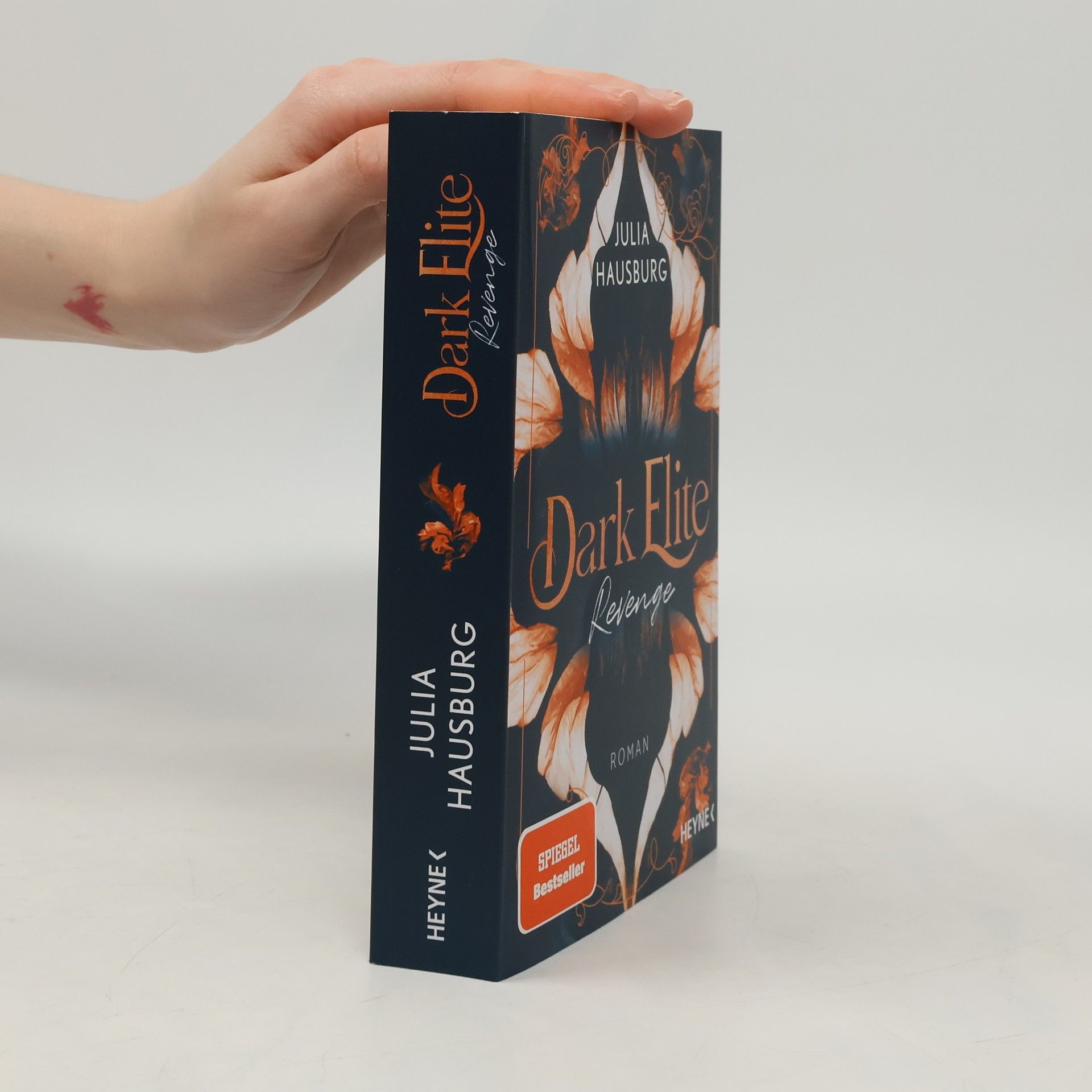 Julia Hausburg Dark Elite – Revenge