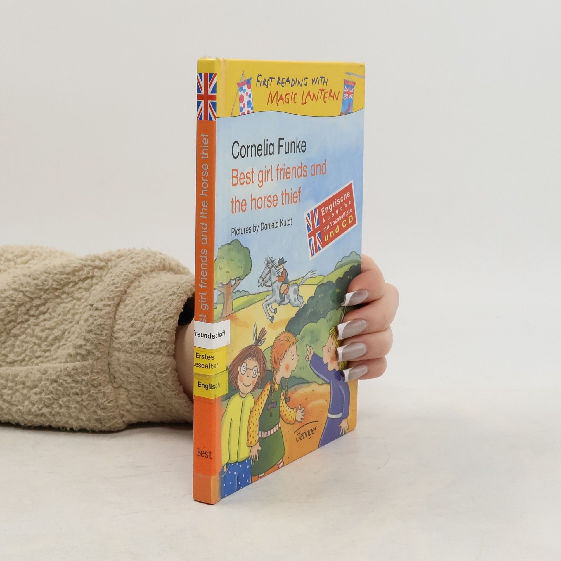 Best girl friends and the horse thief