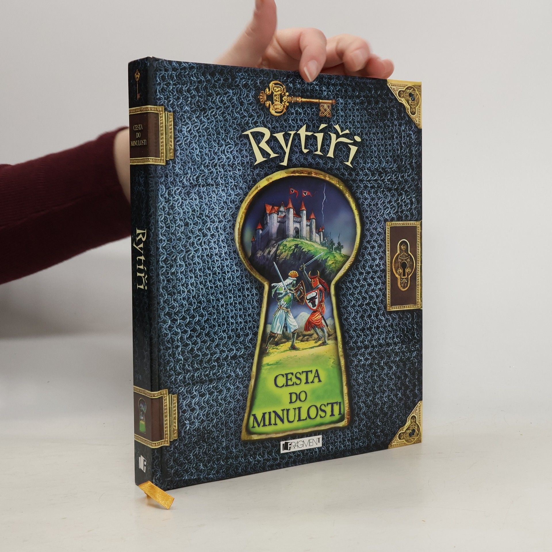 Nicholas Harris Rytíři. Cesta do minulosti.