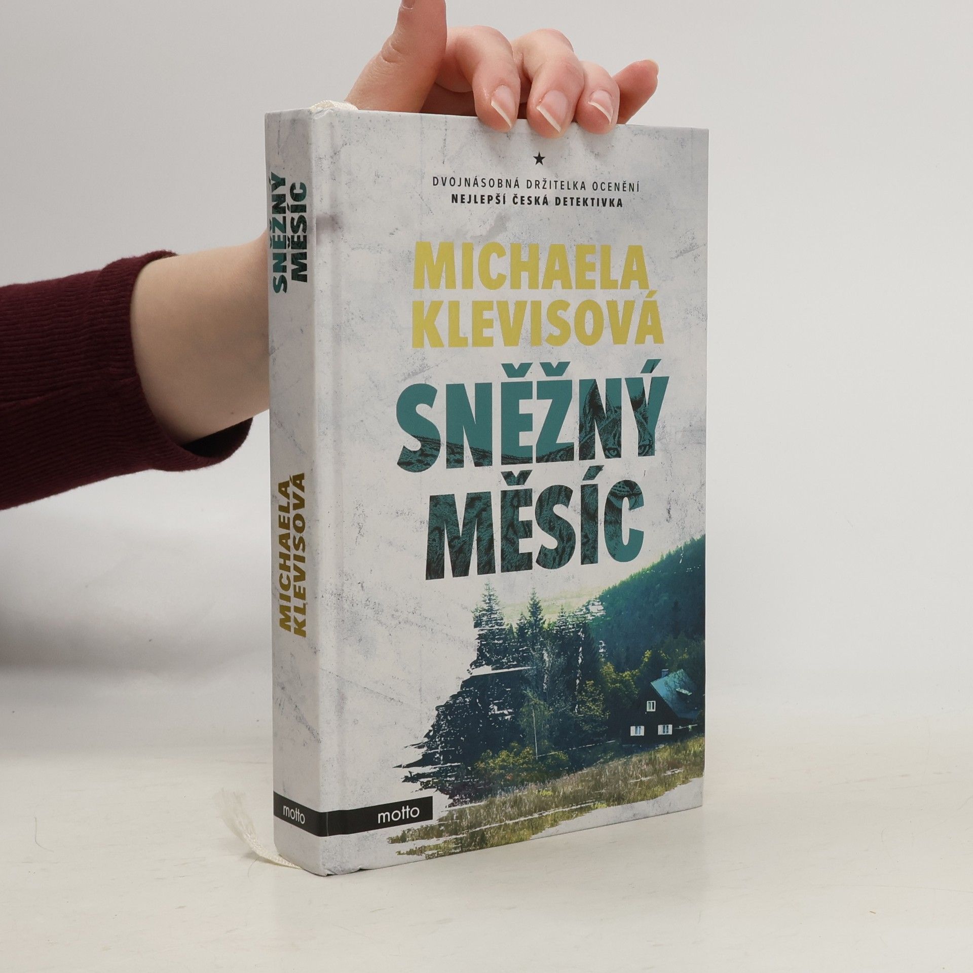 Michaela Klevisová Sněžný měsíc