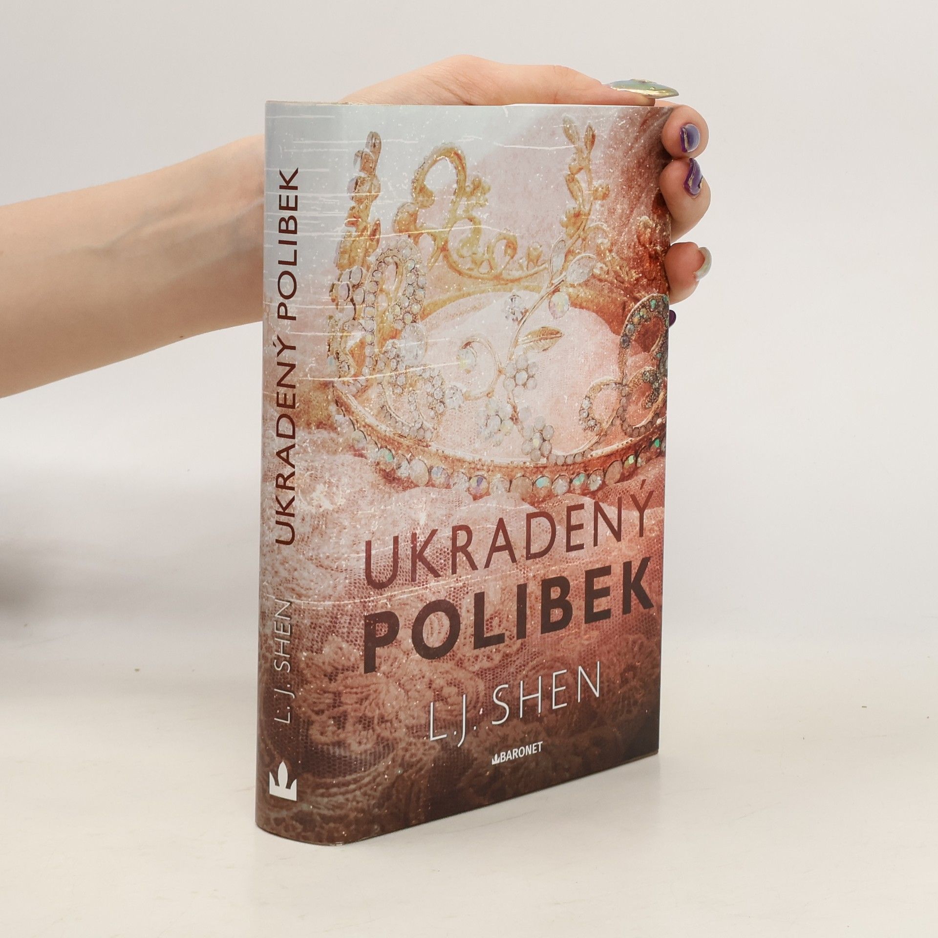 L. J. Shen Ukradený polibek