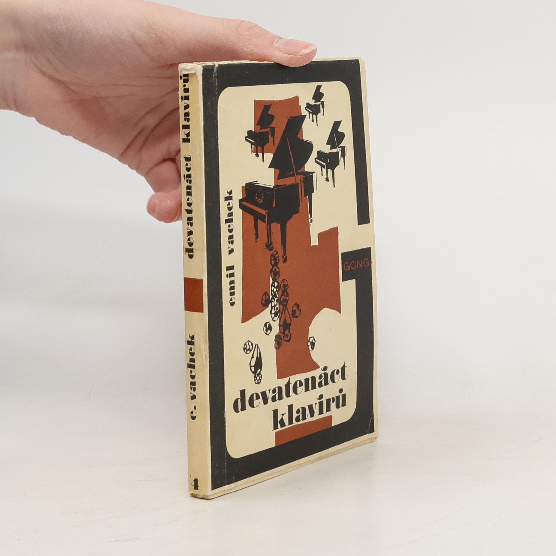 Emil Vachek Devatenáct klavírů