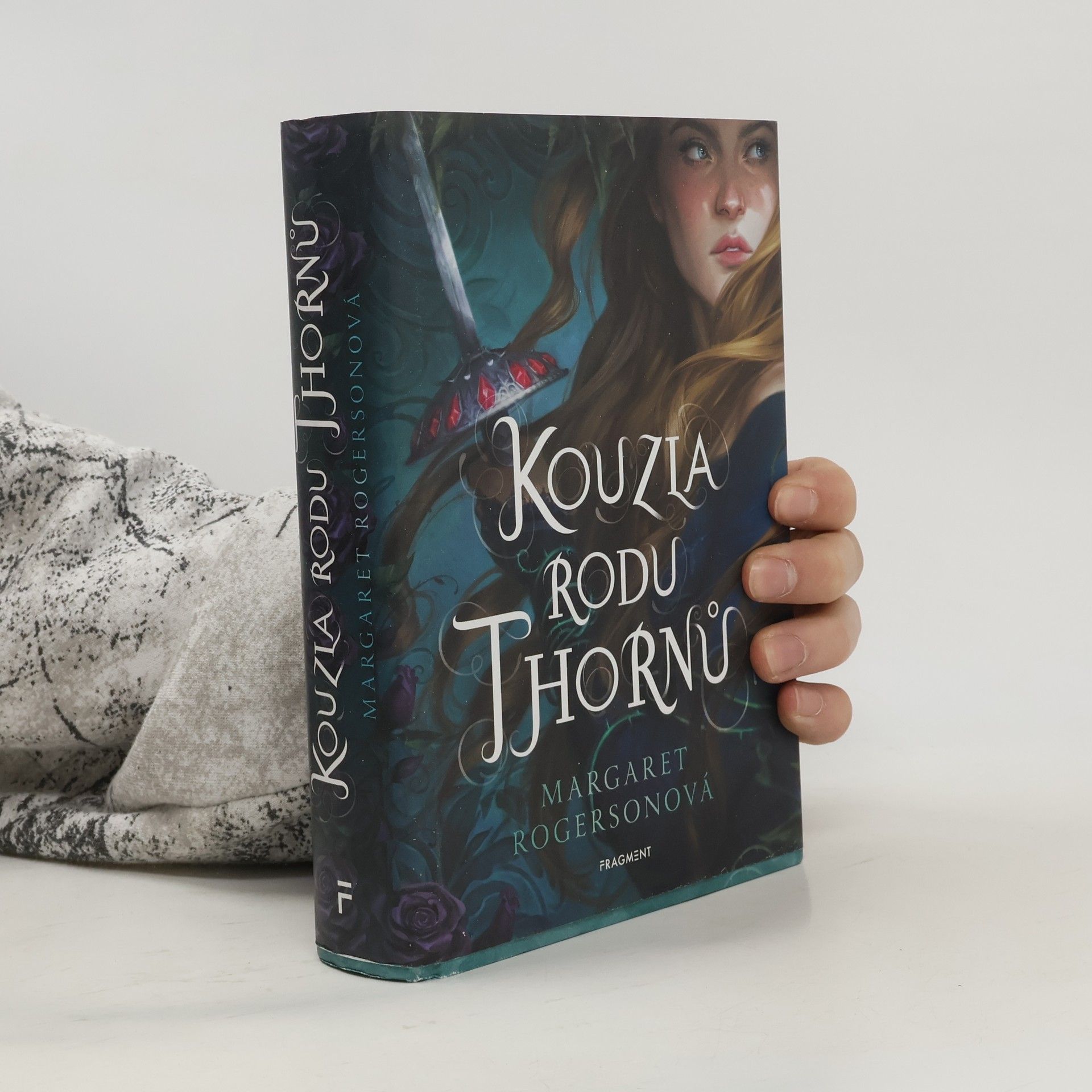 Margaret Rogerson Kouzla rodu Thornů