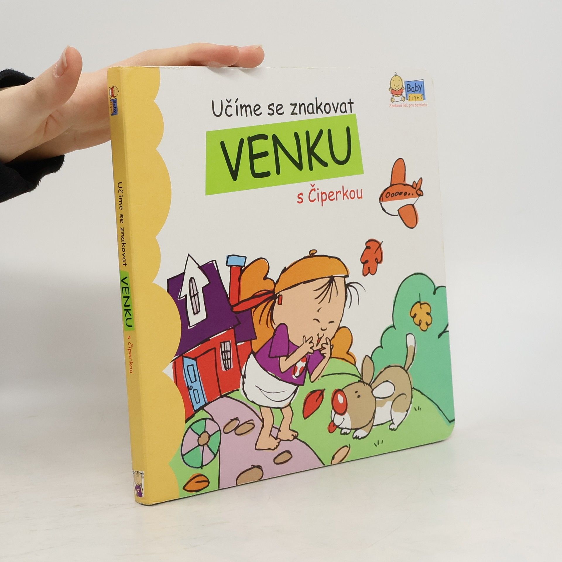 Kolektiv autorů Učíme se znakovat venku s Čiperkou