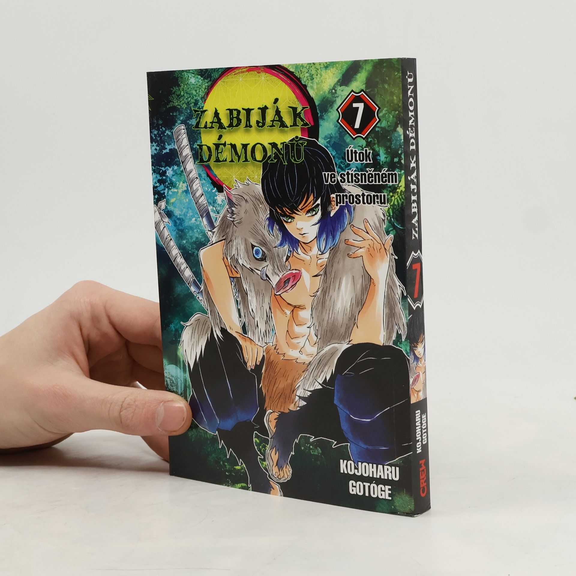 Koyoharu Gotoge Zabiják démonů. 7, Útok ve stísněném prostoru