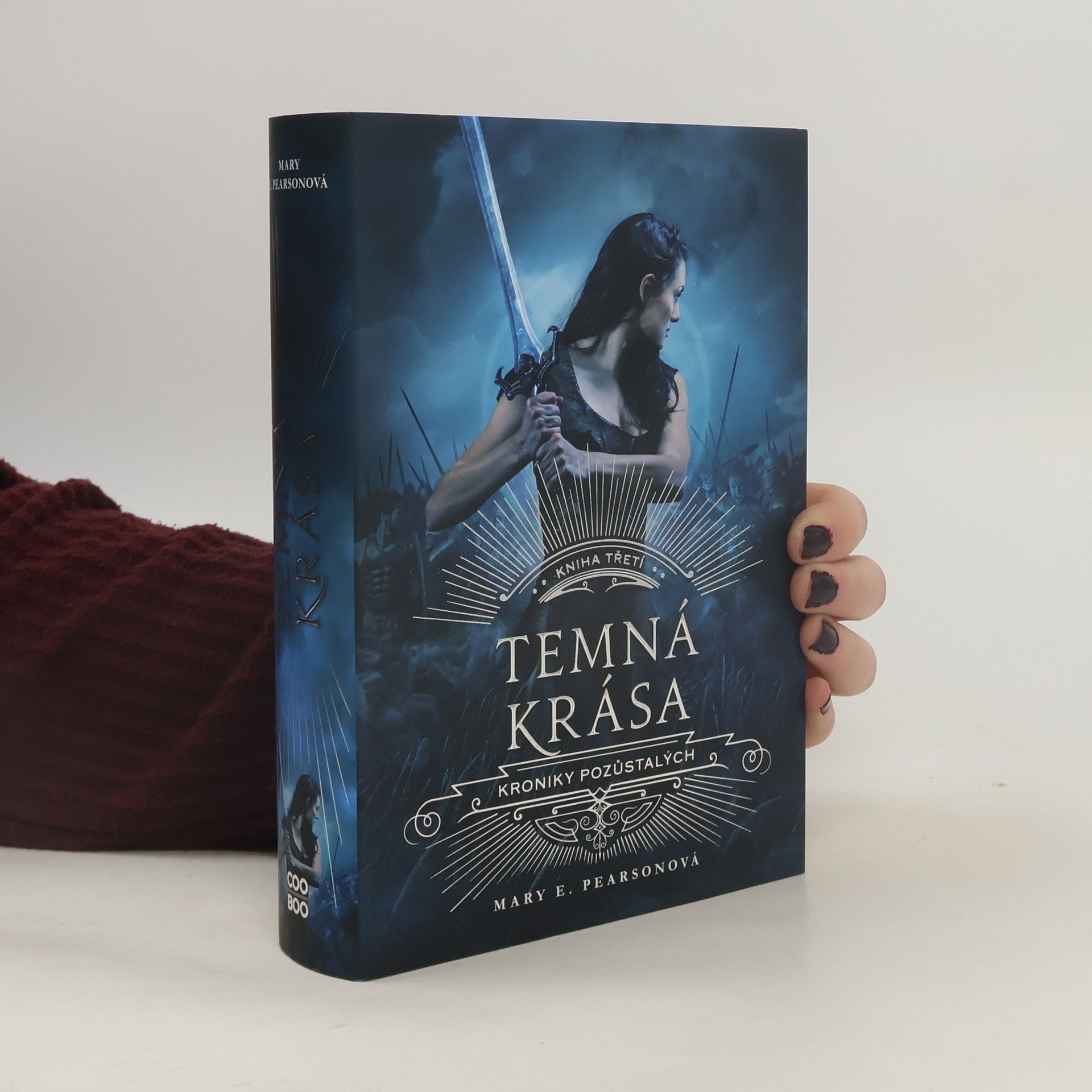 Mary E. Pearsonová Temná krása
