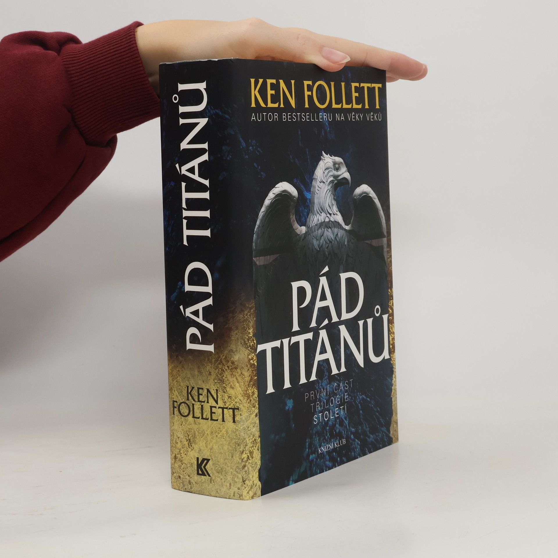 Ken Follett Pád titánů