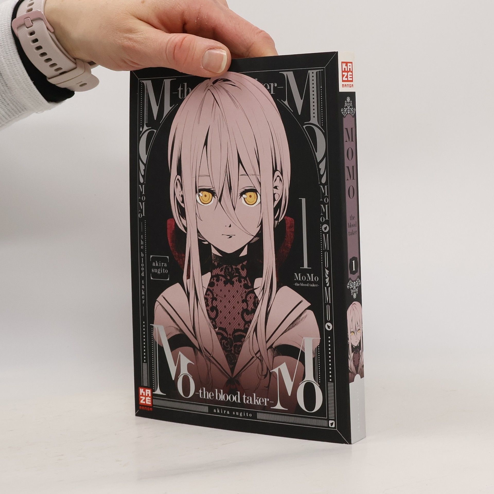 Akira Sugito MoMo - the Blood Taker 1