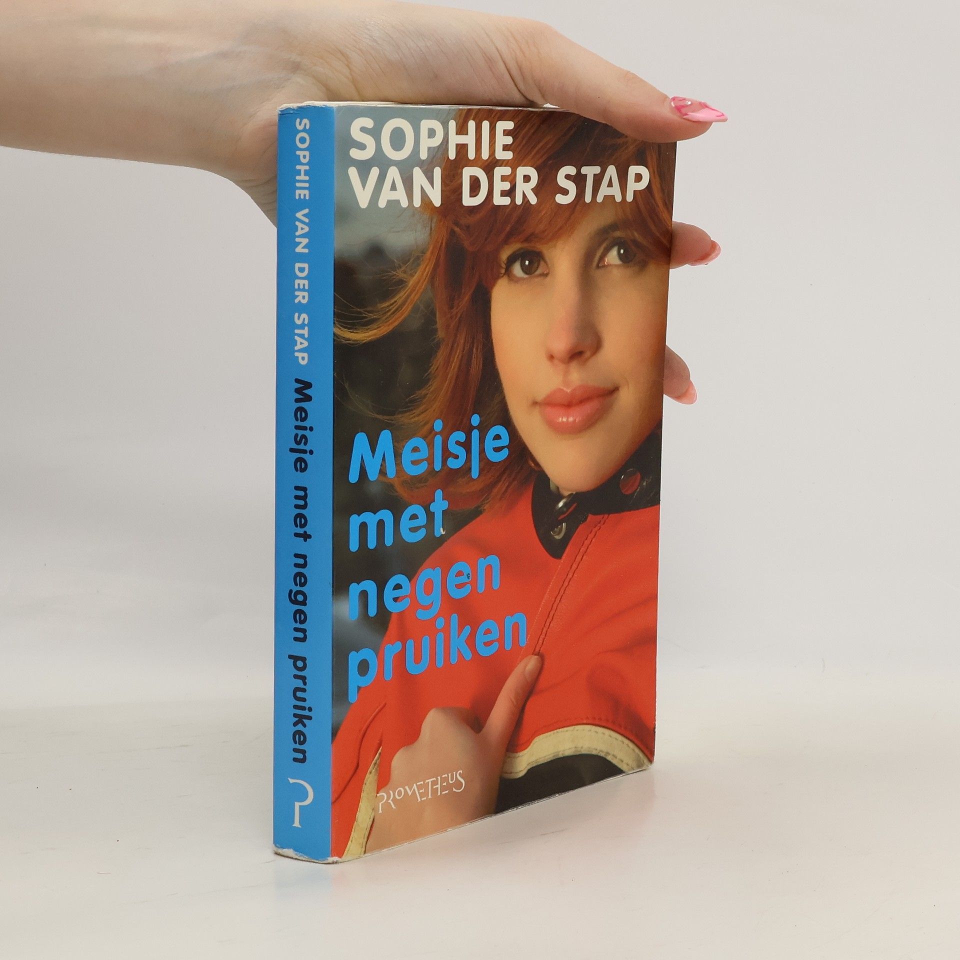 Sophie van der Stap Meisje met negen pruiken