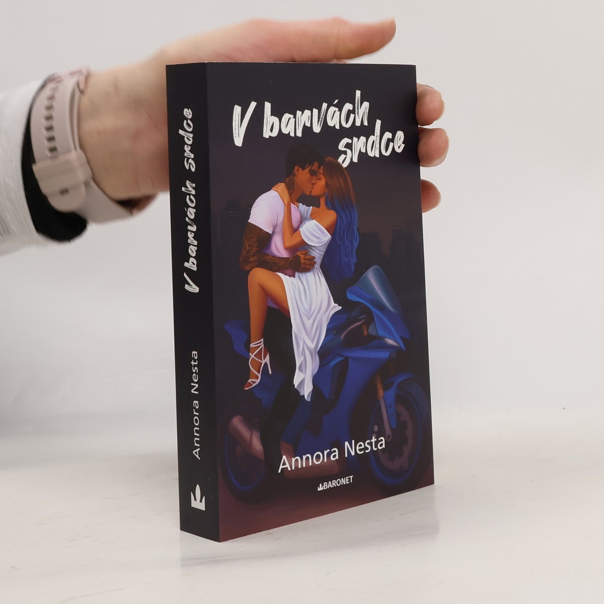 Zlomeni. 1, V barvách srdce