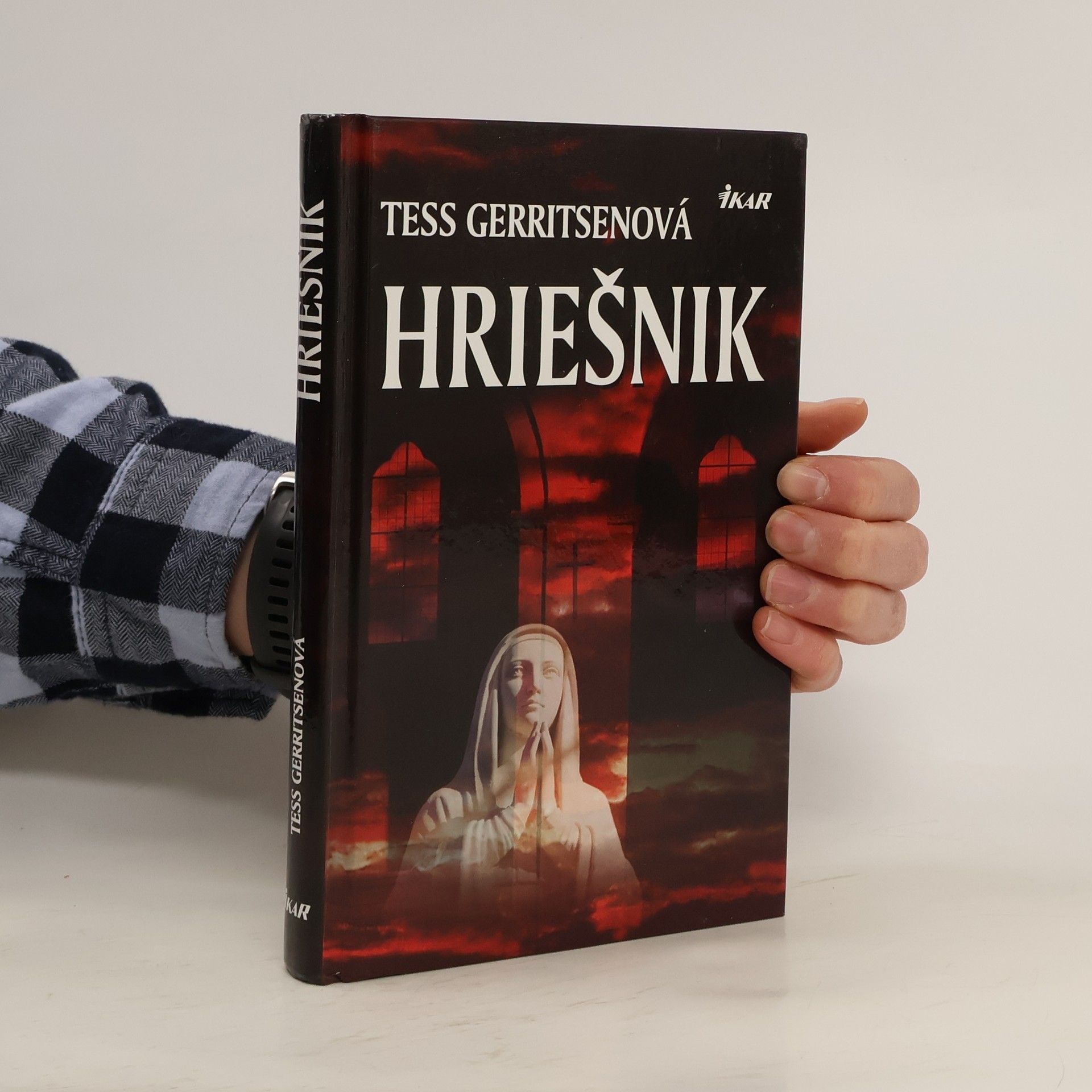 Tess Gerritsen Hriešnik