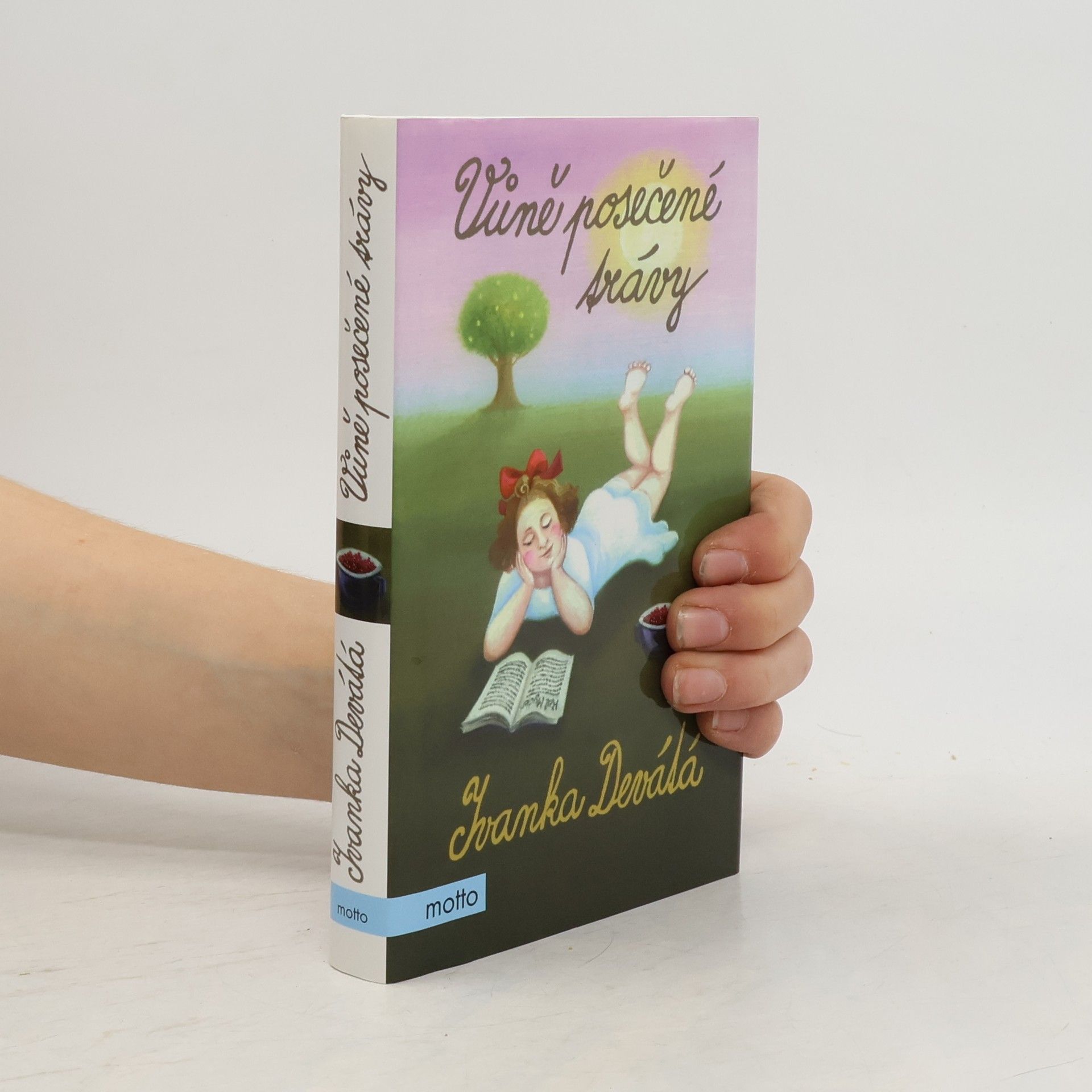 Ivanka Devátá Vůně posečené trávy