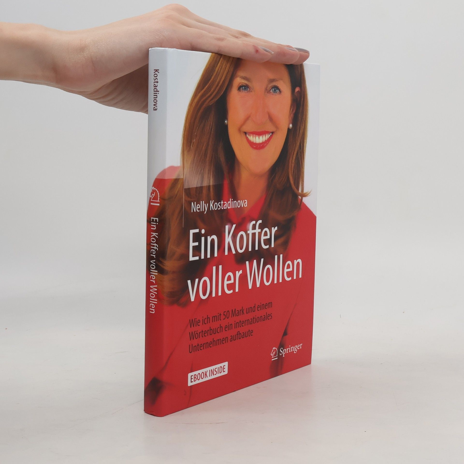 Nelly Kostadinova Ein Koffer voller Wollen