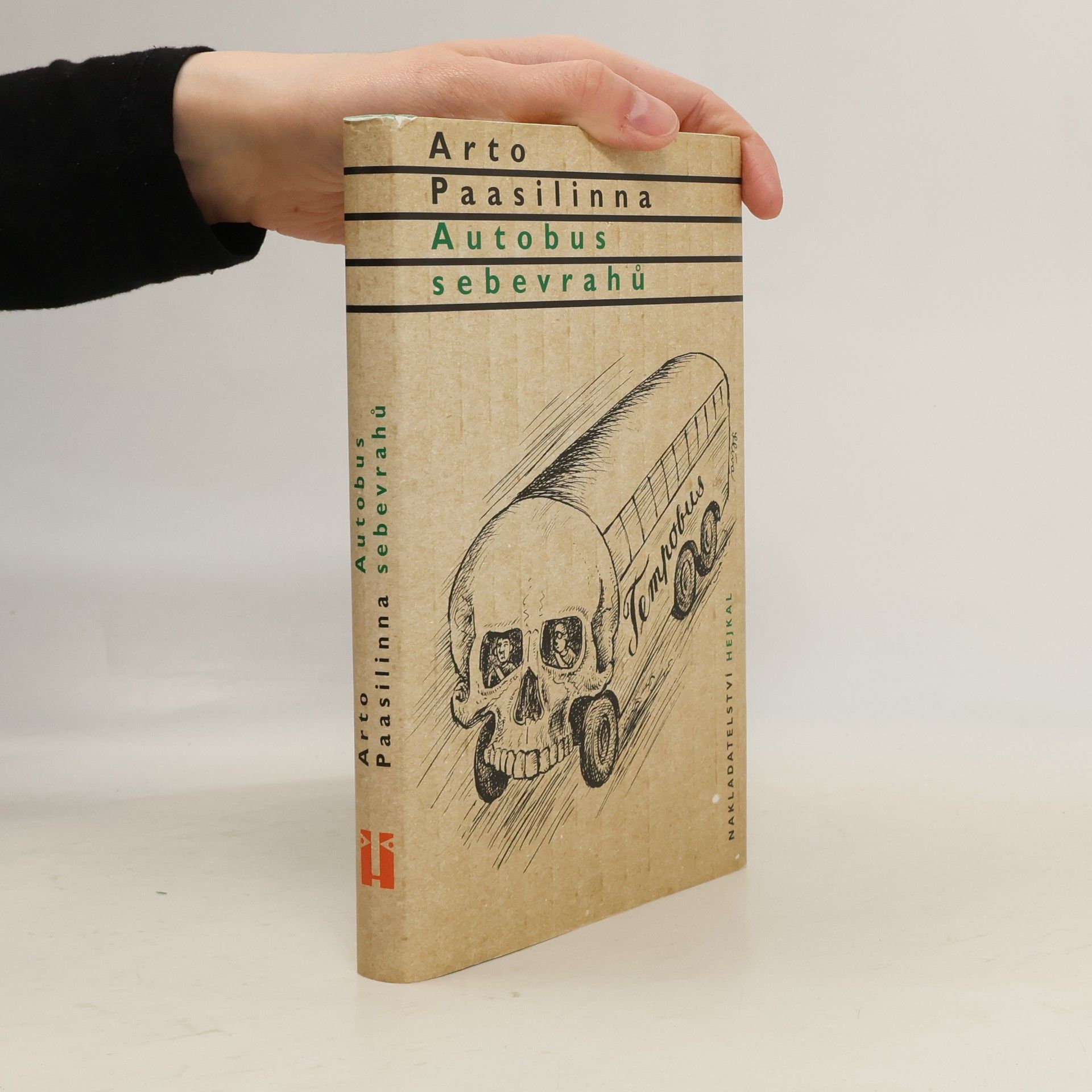 Arto Paasilinna Autobus sebevrahů