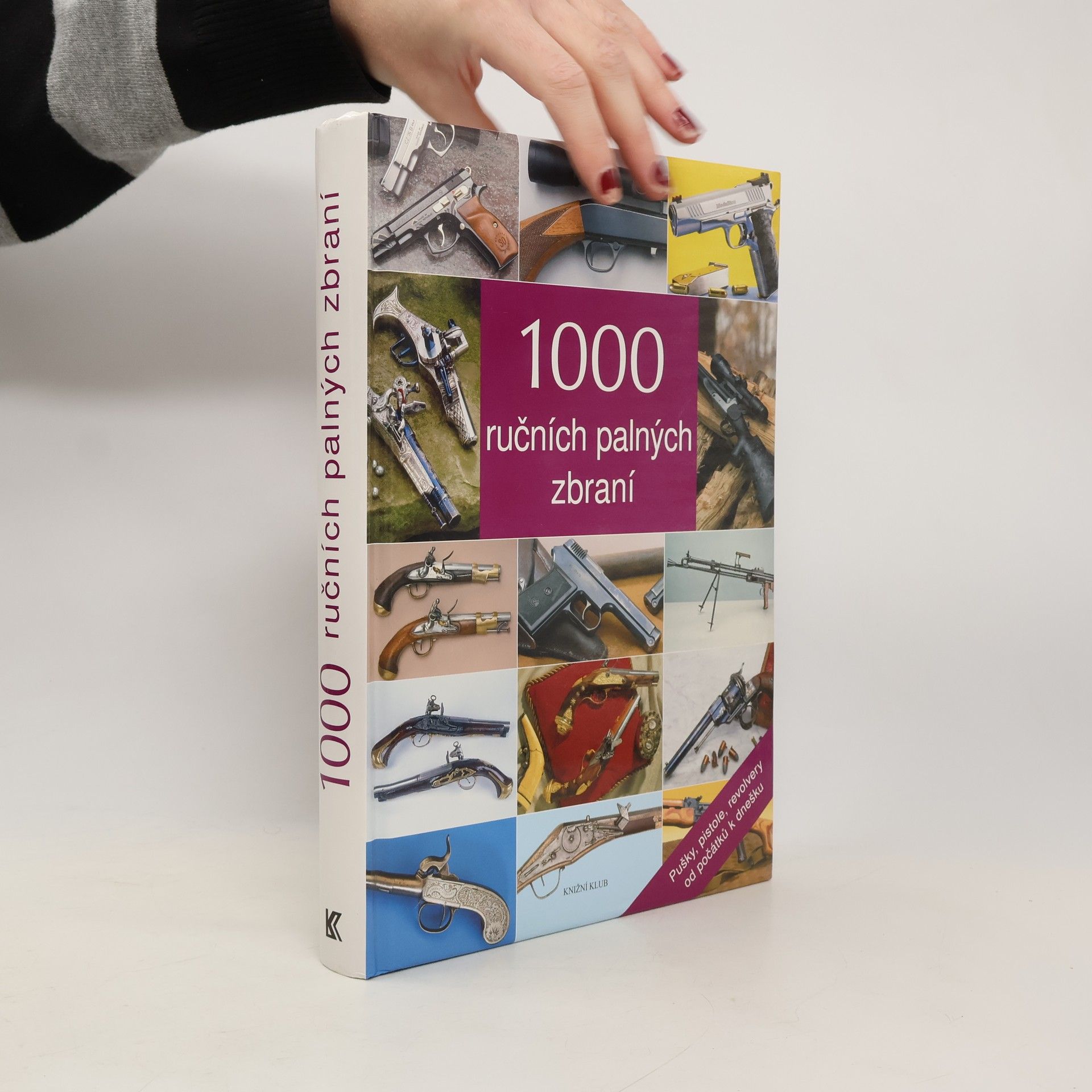 1000 ručních palných zbraní